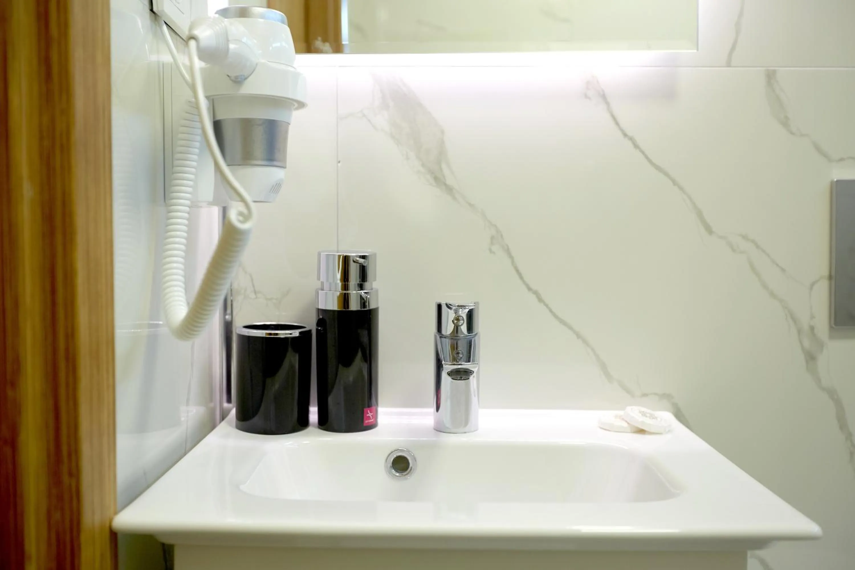 Bathroom in Kartal Palace Taksim Square FAMILY HOTEL