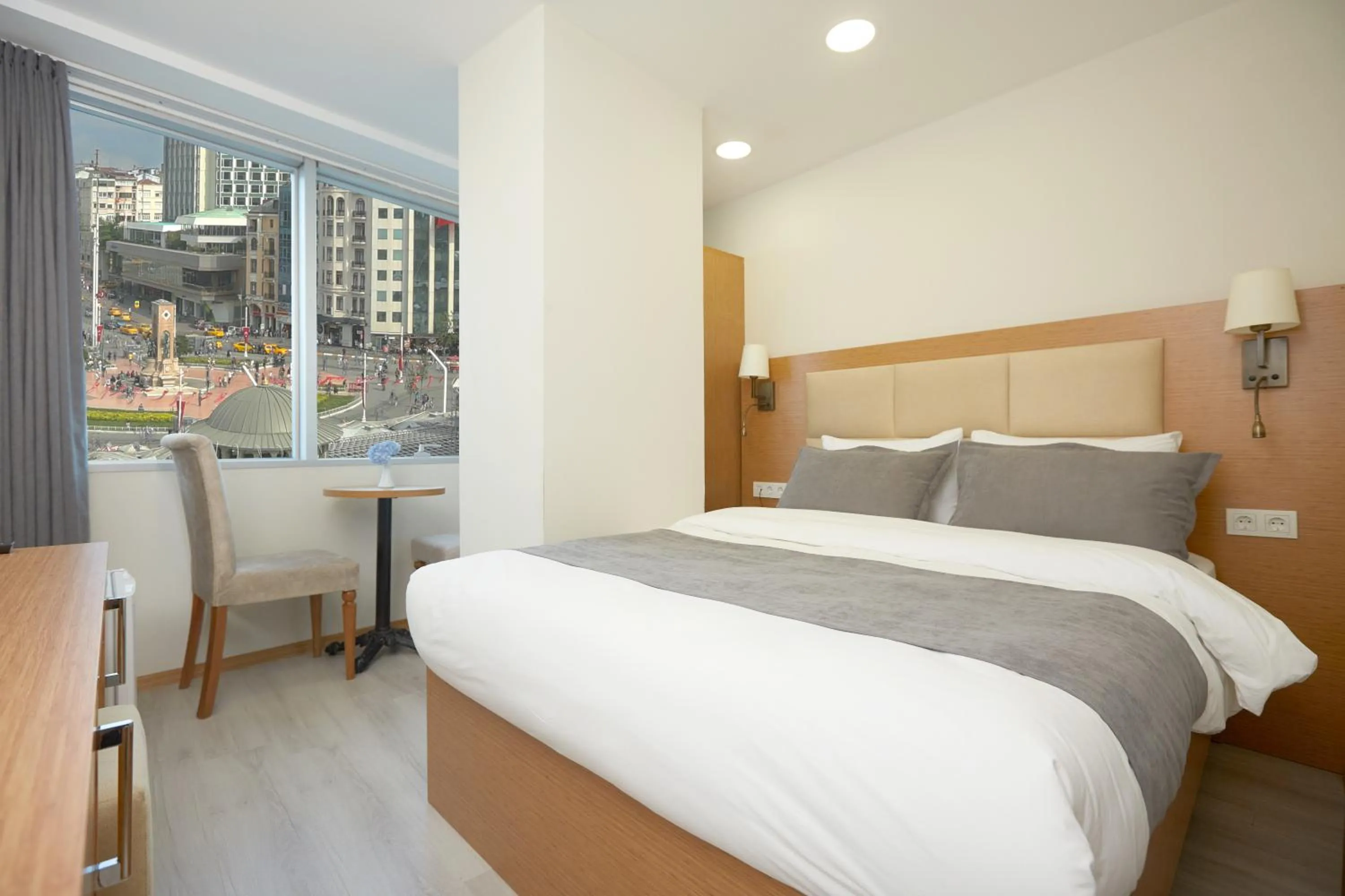 Bed in Kartal Palace Taksim Square FAMILY HOTEL