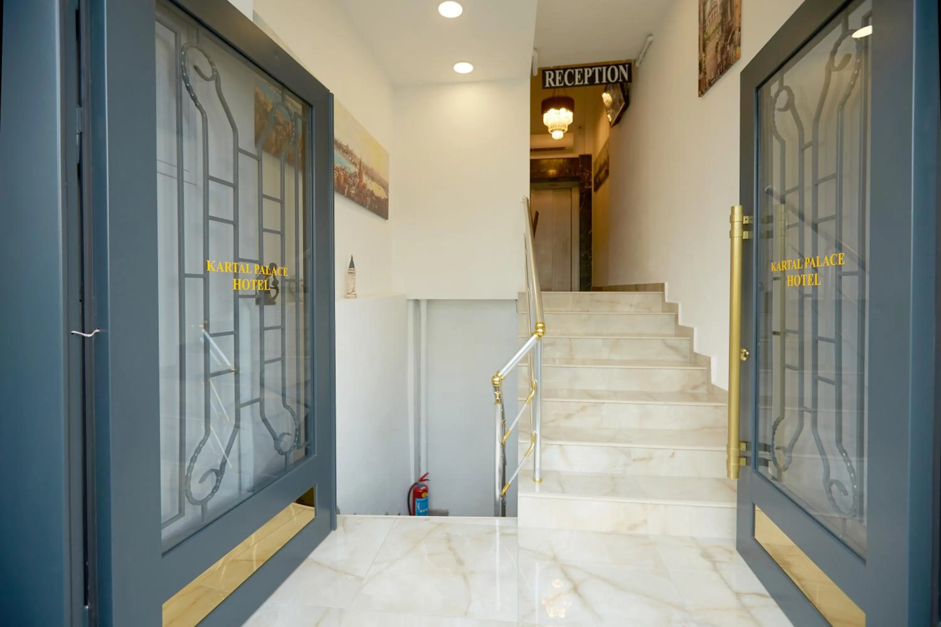 Facade/entrance in Kartal Palace Taksim Square FAMILY HOTEL