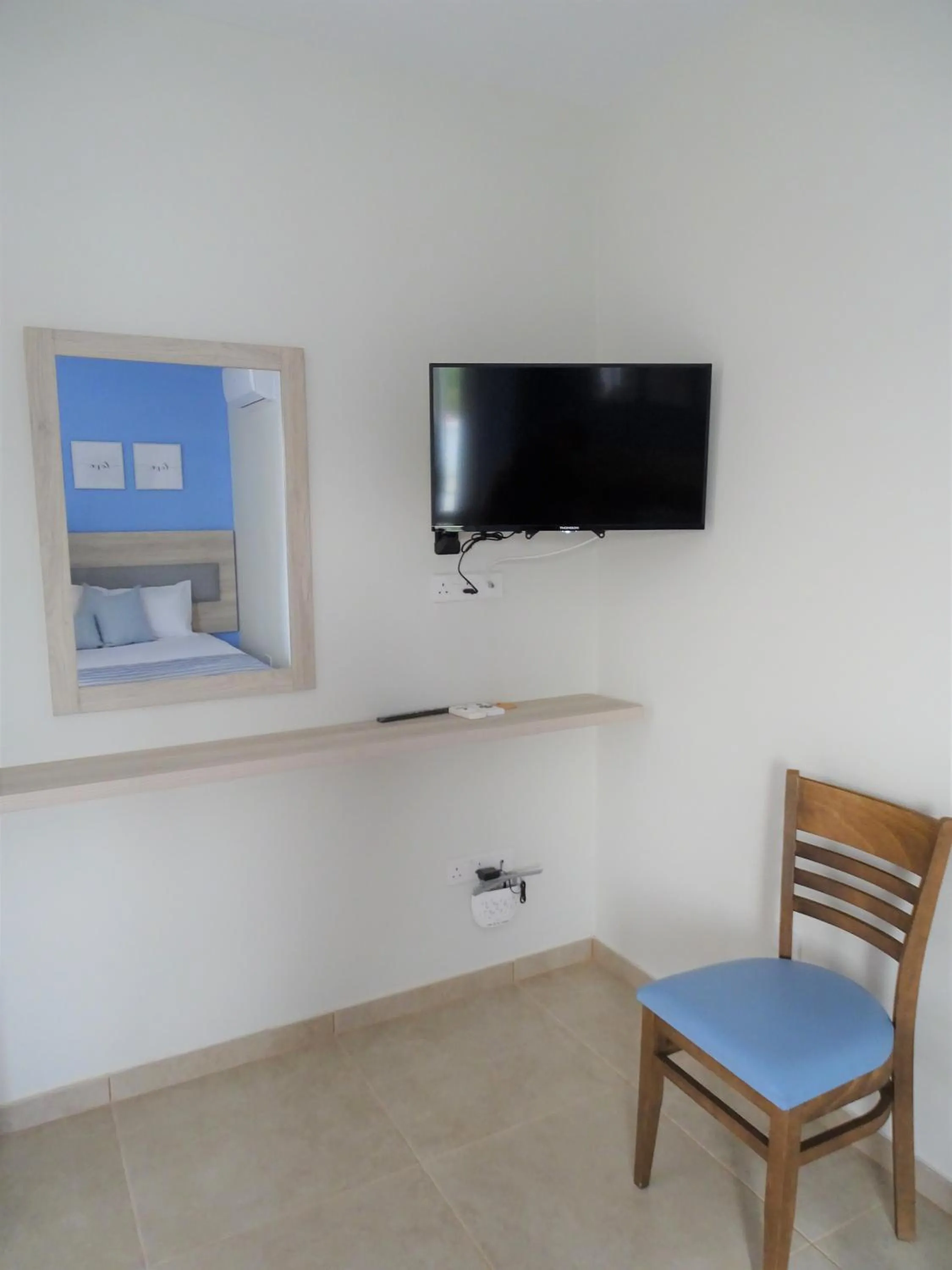 TV and multimedia in Proteas Mare Suites