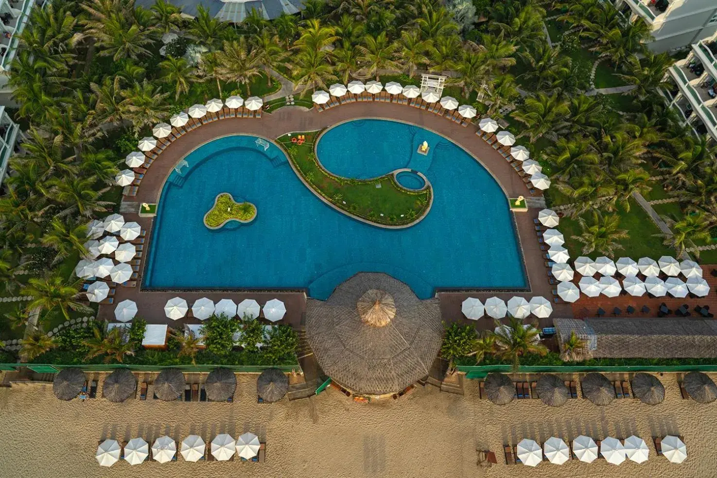 Swimming pool in The Sailing Bay Beach Resort Swimming pool in The Sailing Bay Beach Resort