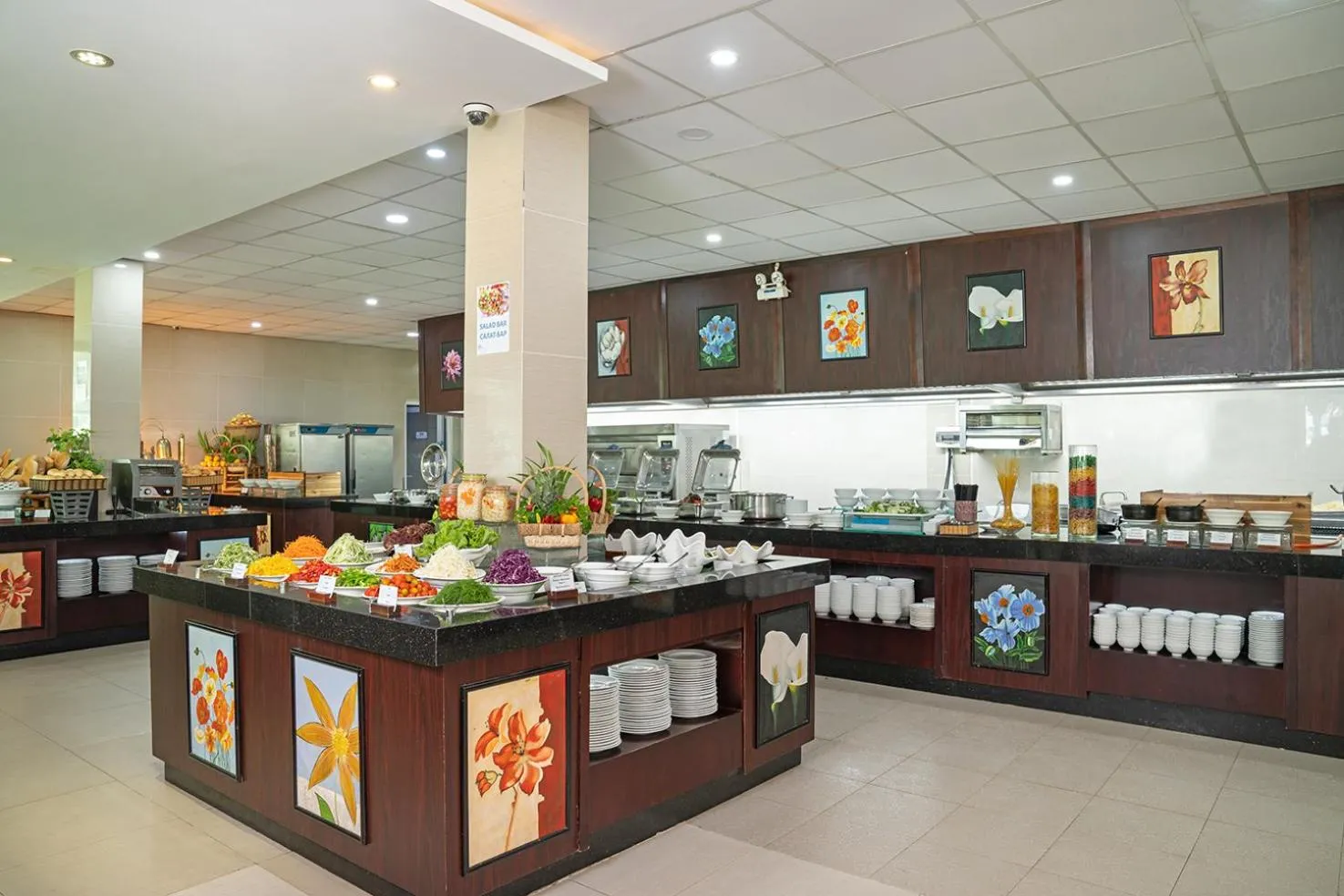 Restaurant/places to eat in The Sailing Bay Beach Resort