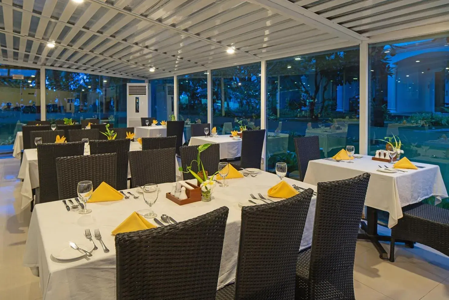 Restaurant/places to eat in The Sailing Bay Beach Resort Restaurant/places to eat in The Sailing Bay Beach Resort