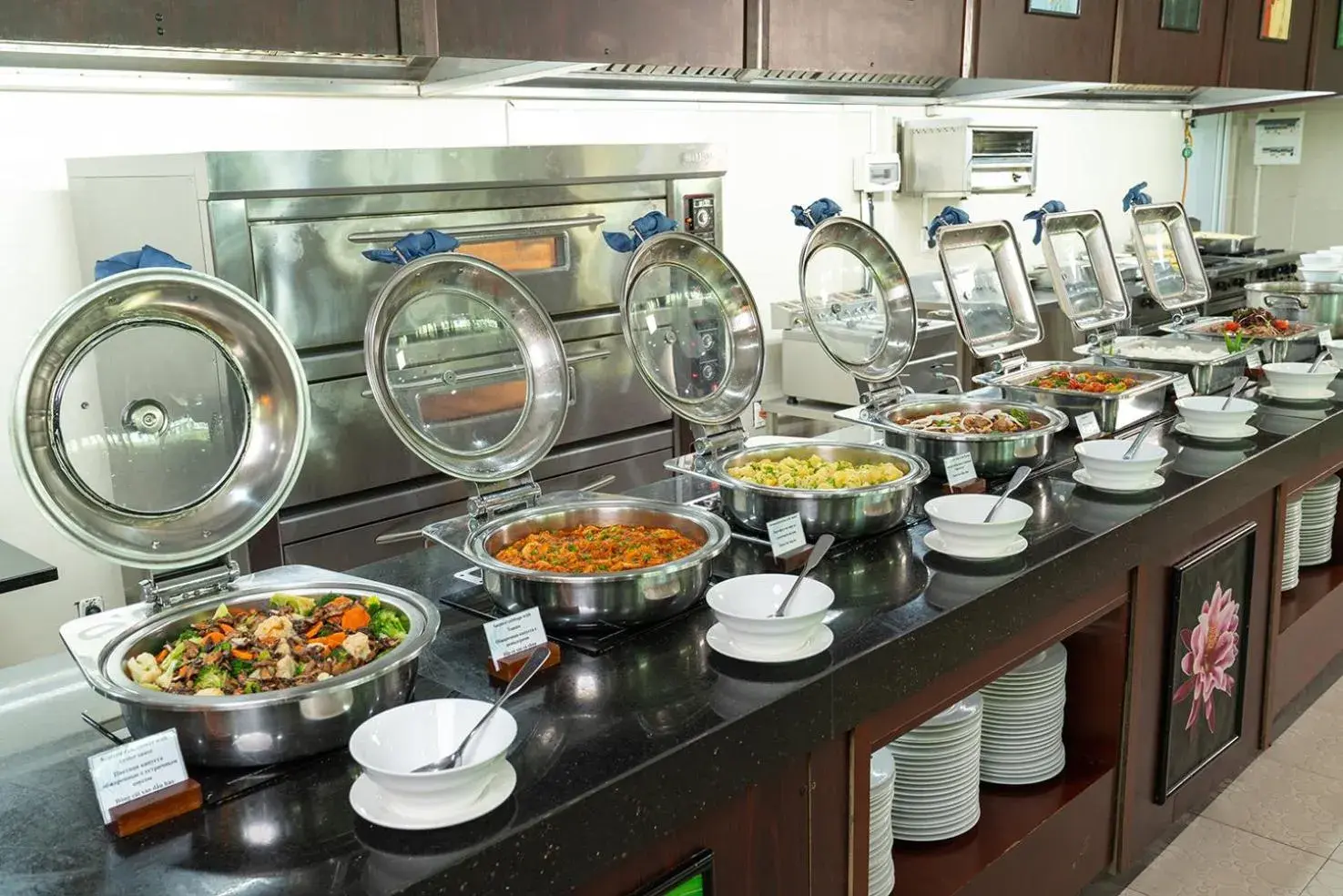 Restaurant/places to eat in The Sailing Bay Beach Resort Restaurant/places to eat in The Sailing Bay Beach Resort