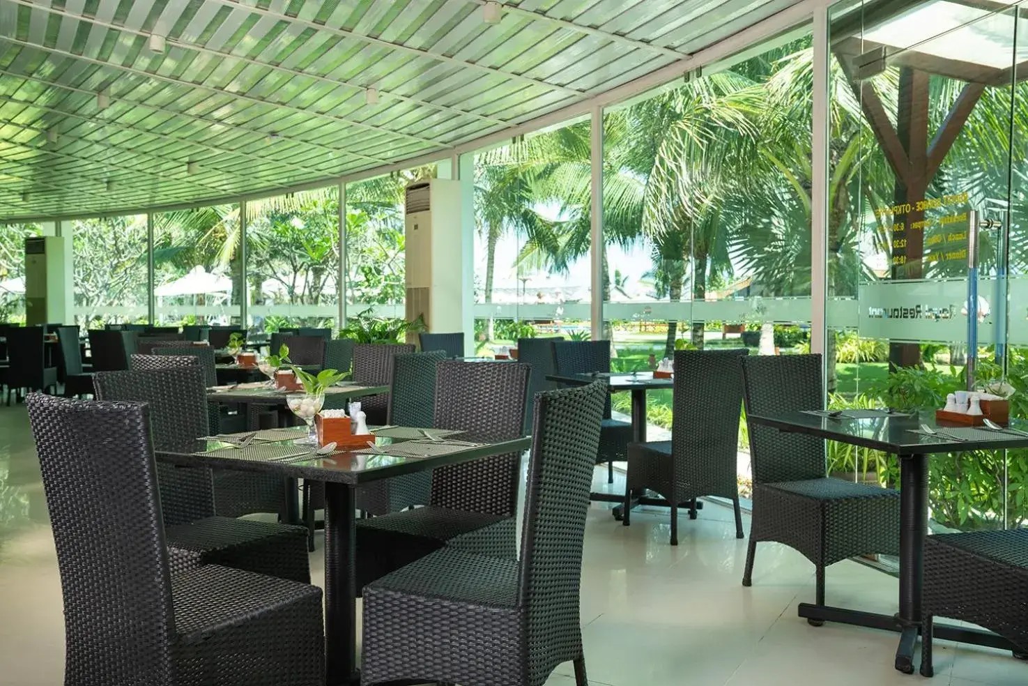 Restaurant/places to eat in The Sailing Bay Beach Resort Restaurant/places to eat in The Sailing Bay Beach Resort