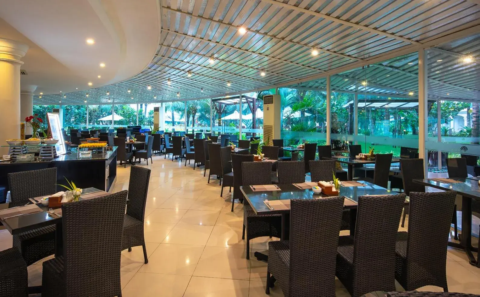Restaurant/places to eat in The Sailing Bay Beach Resort Restaurant/places to eat in The Sailing Bay Beach Resort