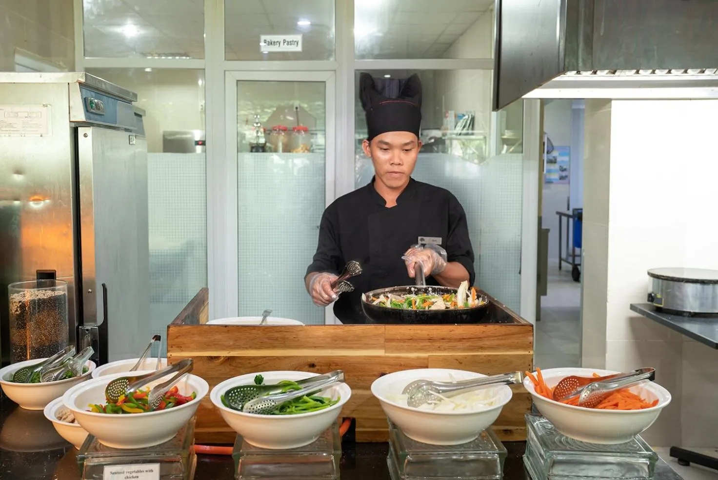 Restaurant/places to eat in The Sailing Bay Beach Resort