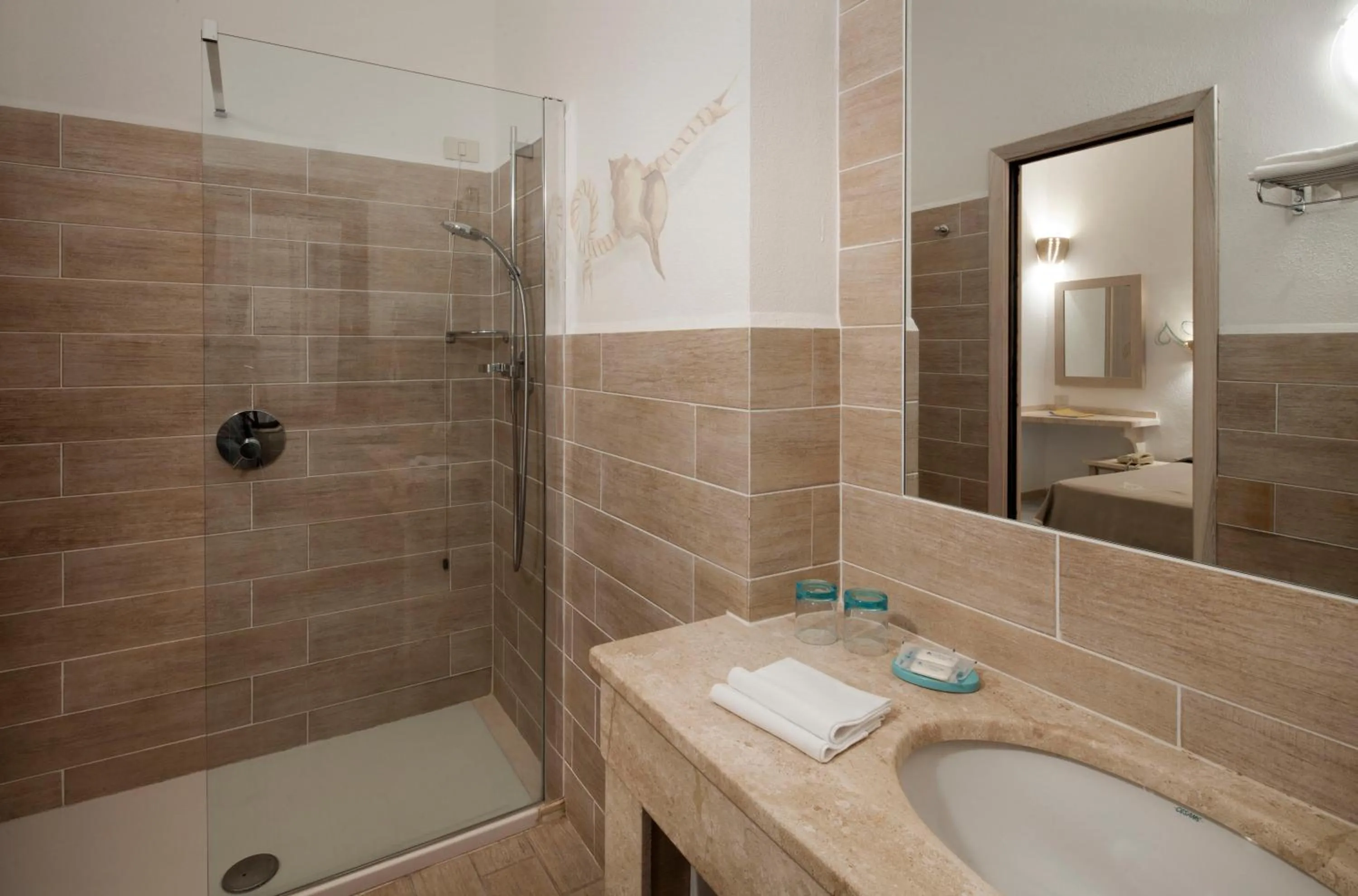 Shower in Hotel Corallaro