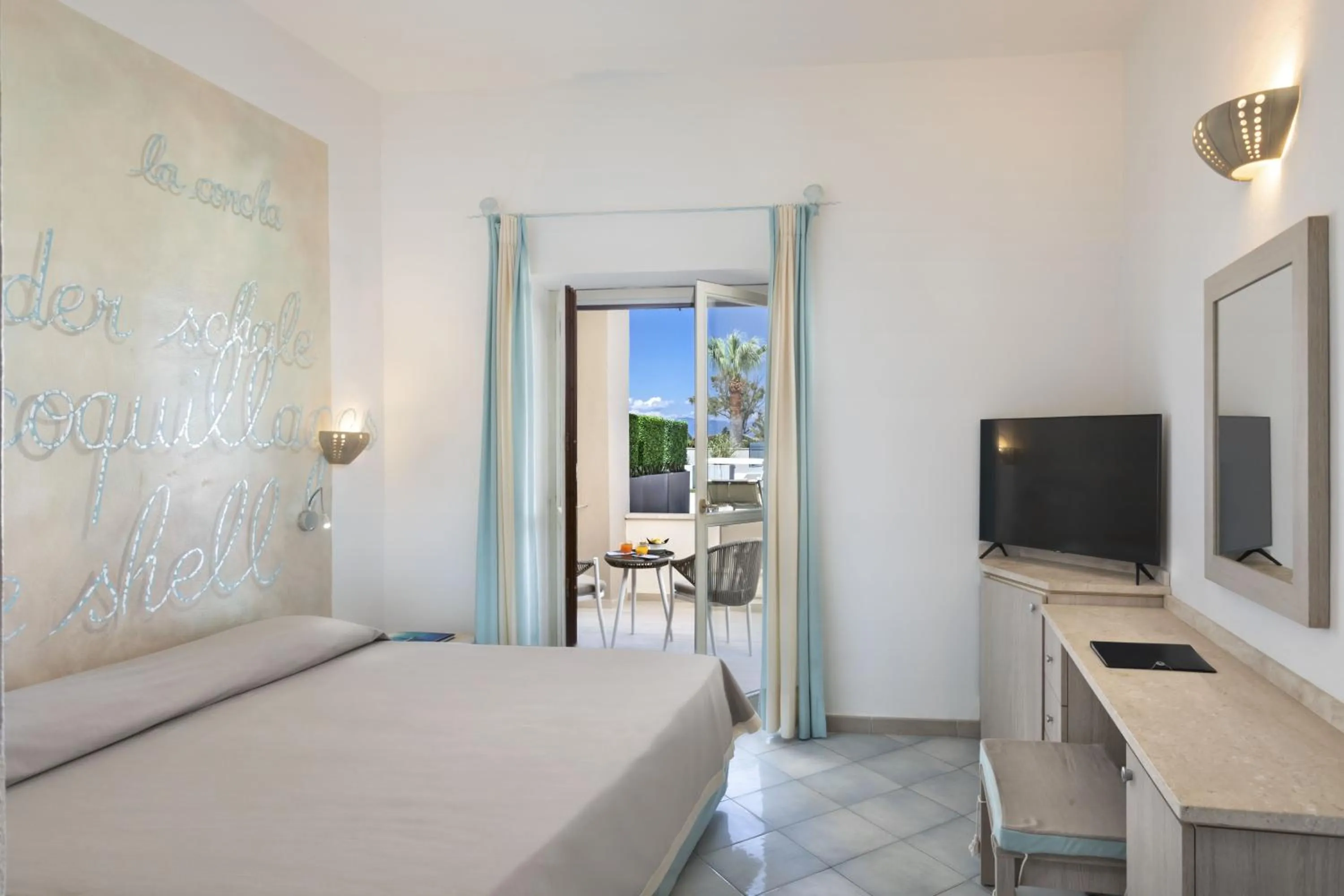 Property building, Bed in Hotel Corallaro