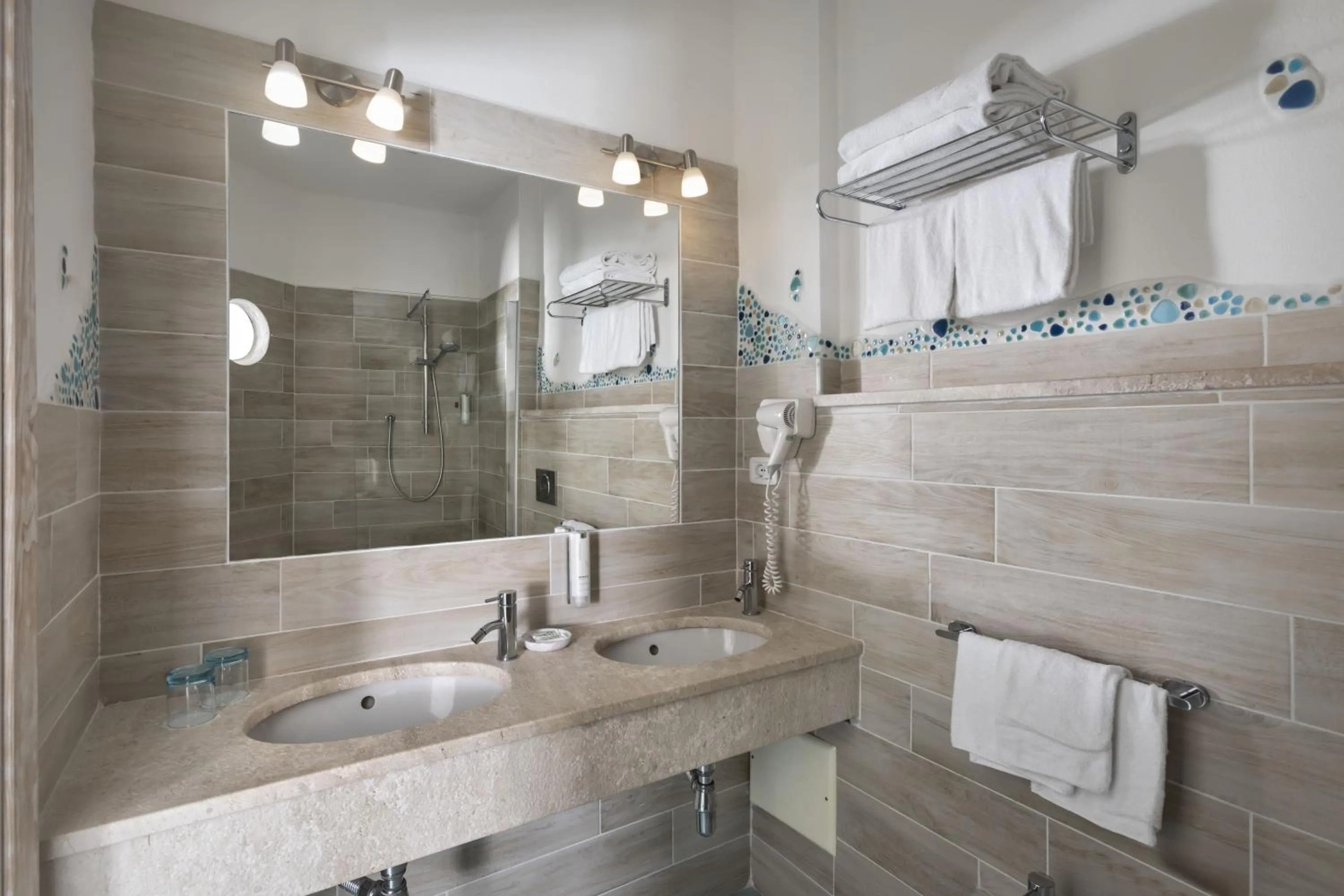 Shower in Hotel Corallaro