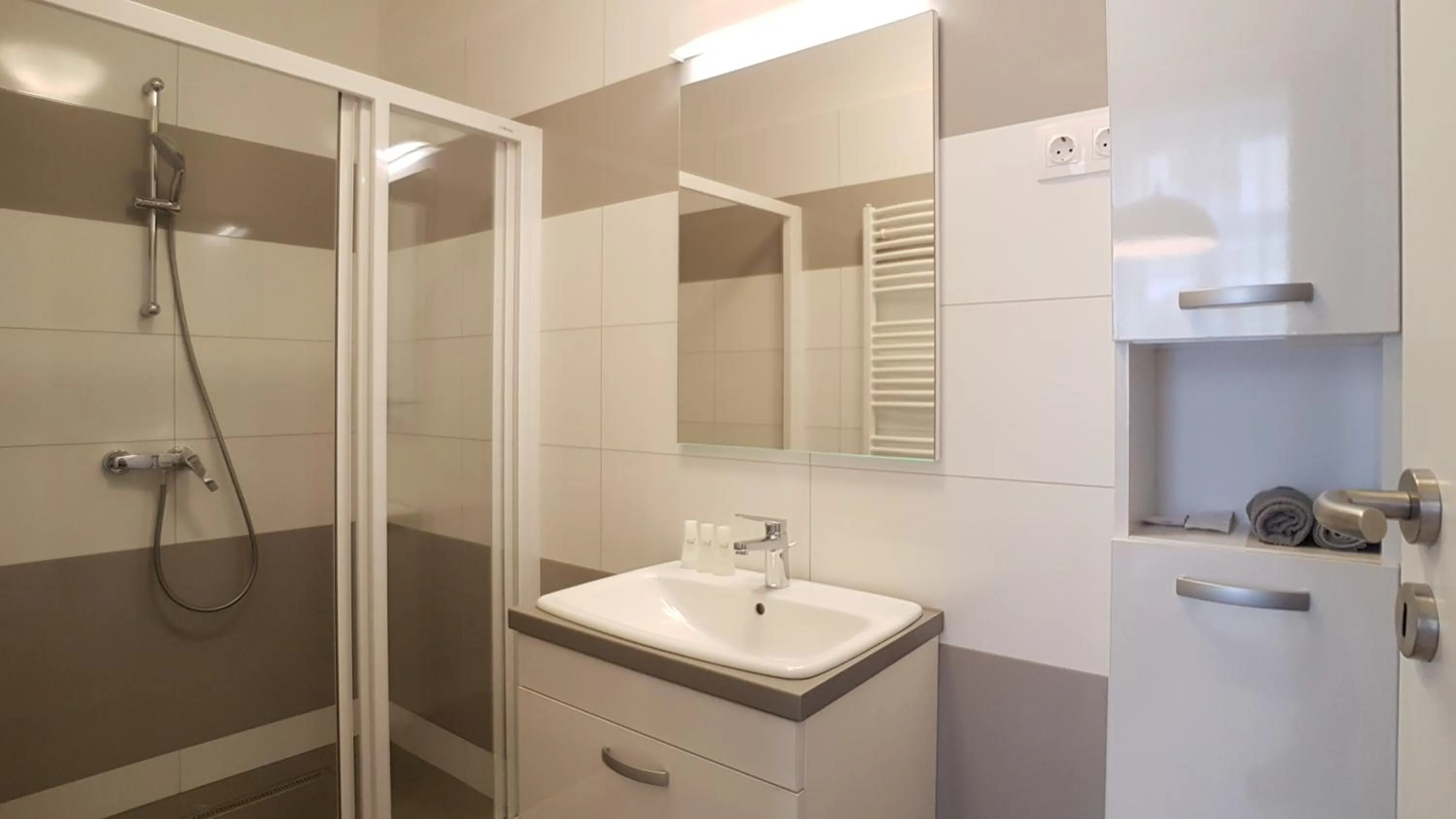 Piacsek Apartmanház