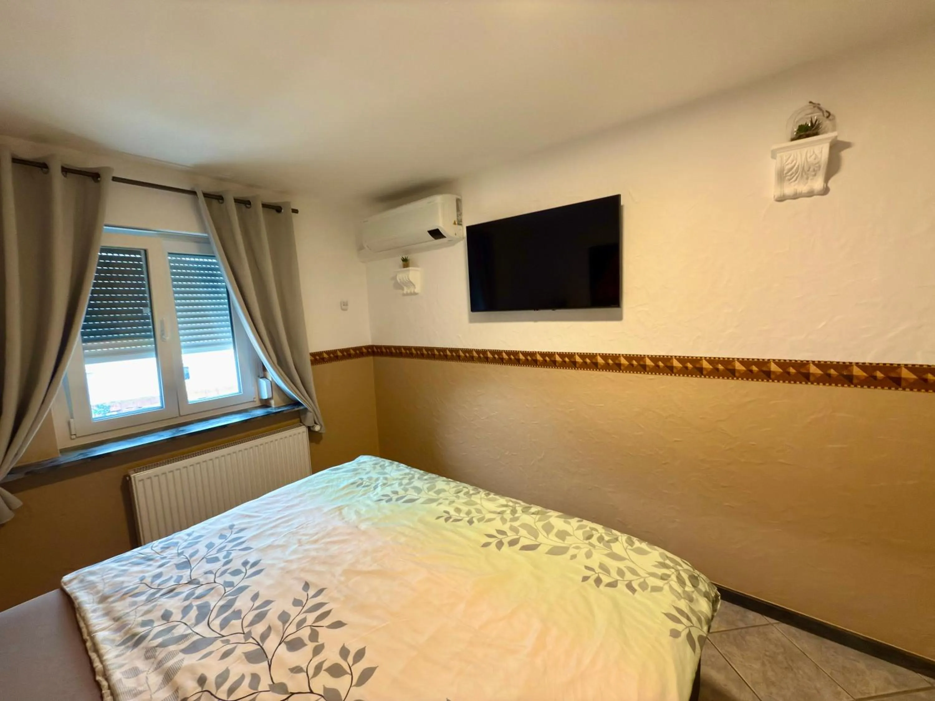 Bed in Europa Pension zum Grünen Baum