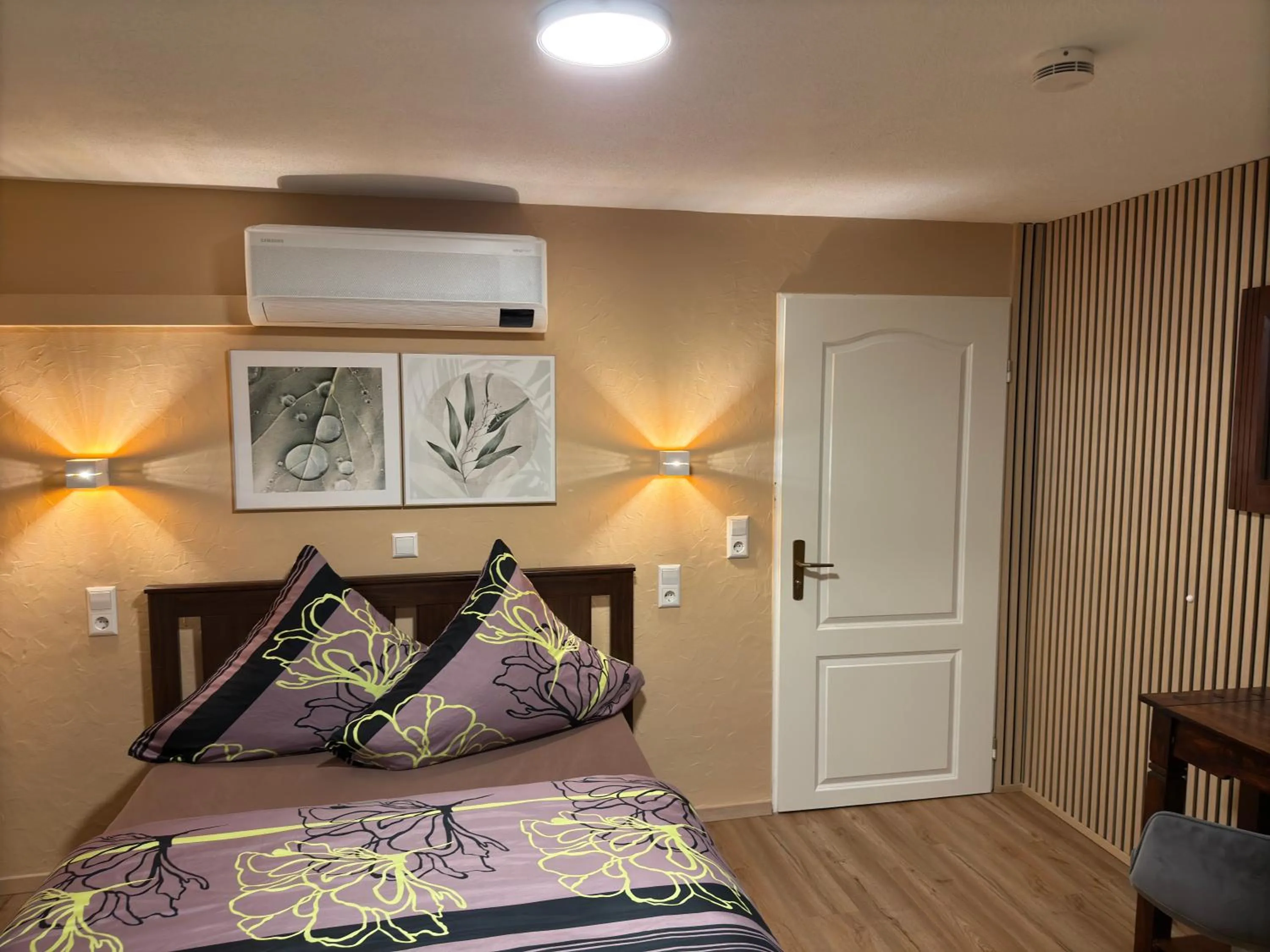 Bed in Europa Pension zum Grünen Baum