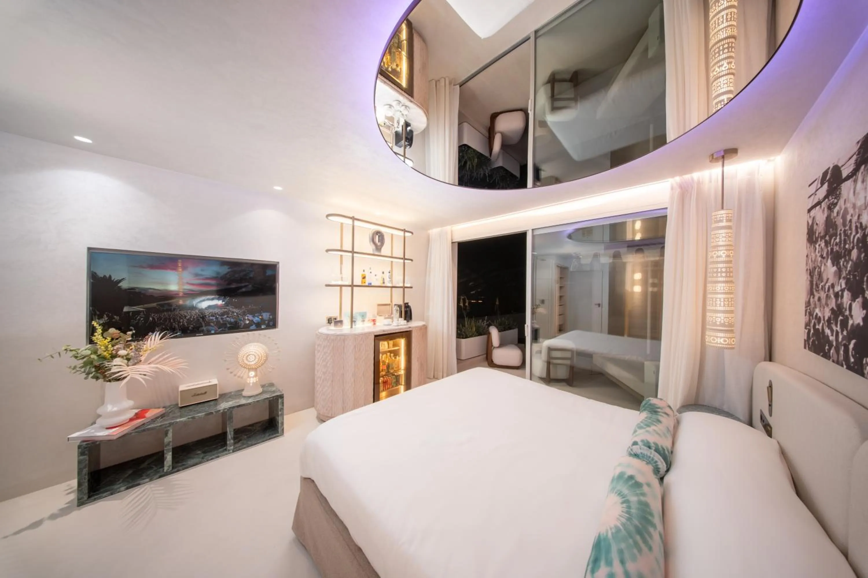 Bed in Destino Five Ibiza - 5-Star Grand Luxe Resort