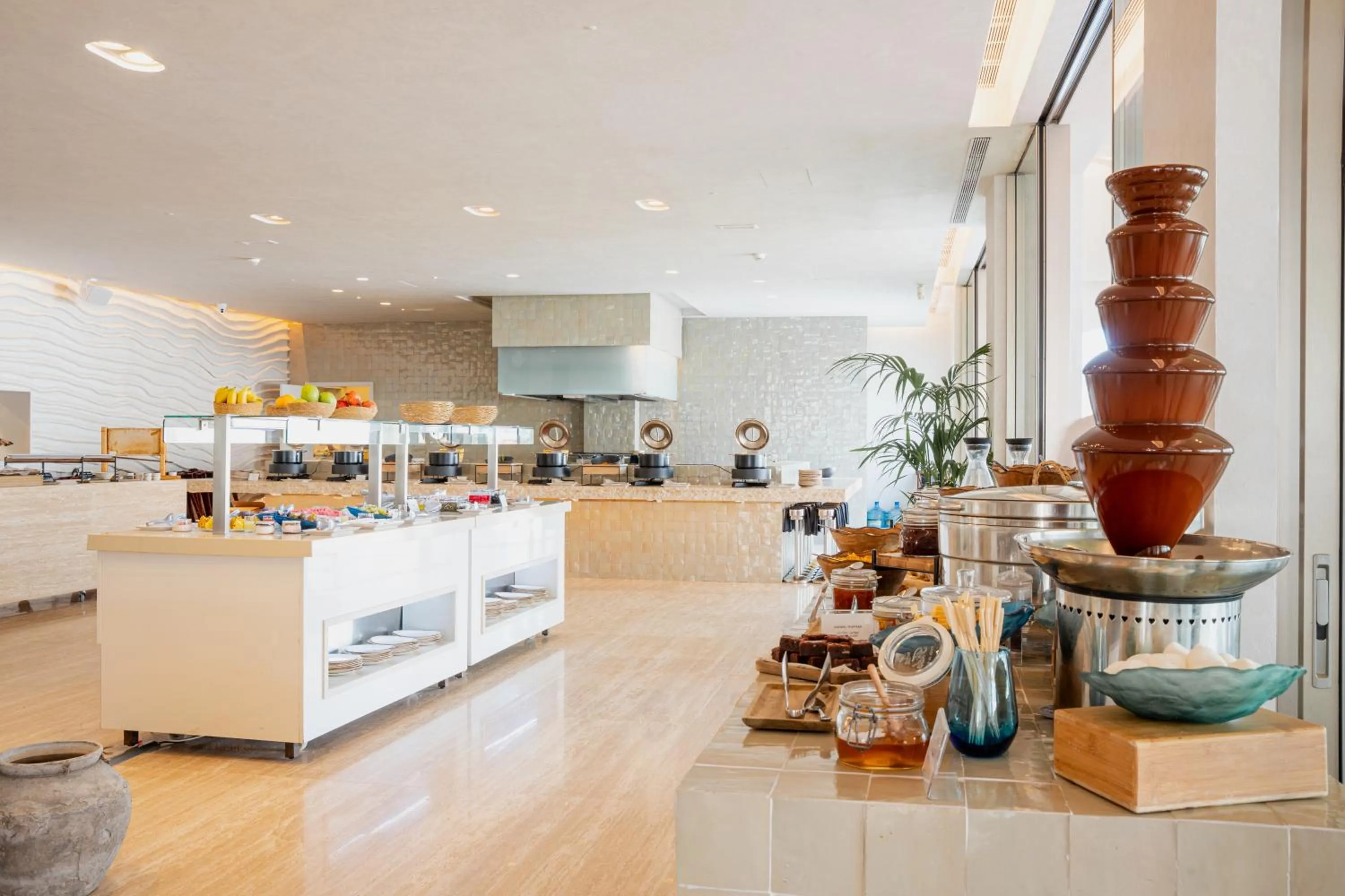 Food in Destino Five Ibiza - 5-Star Grand Luxe Resort