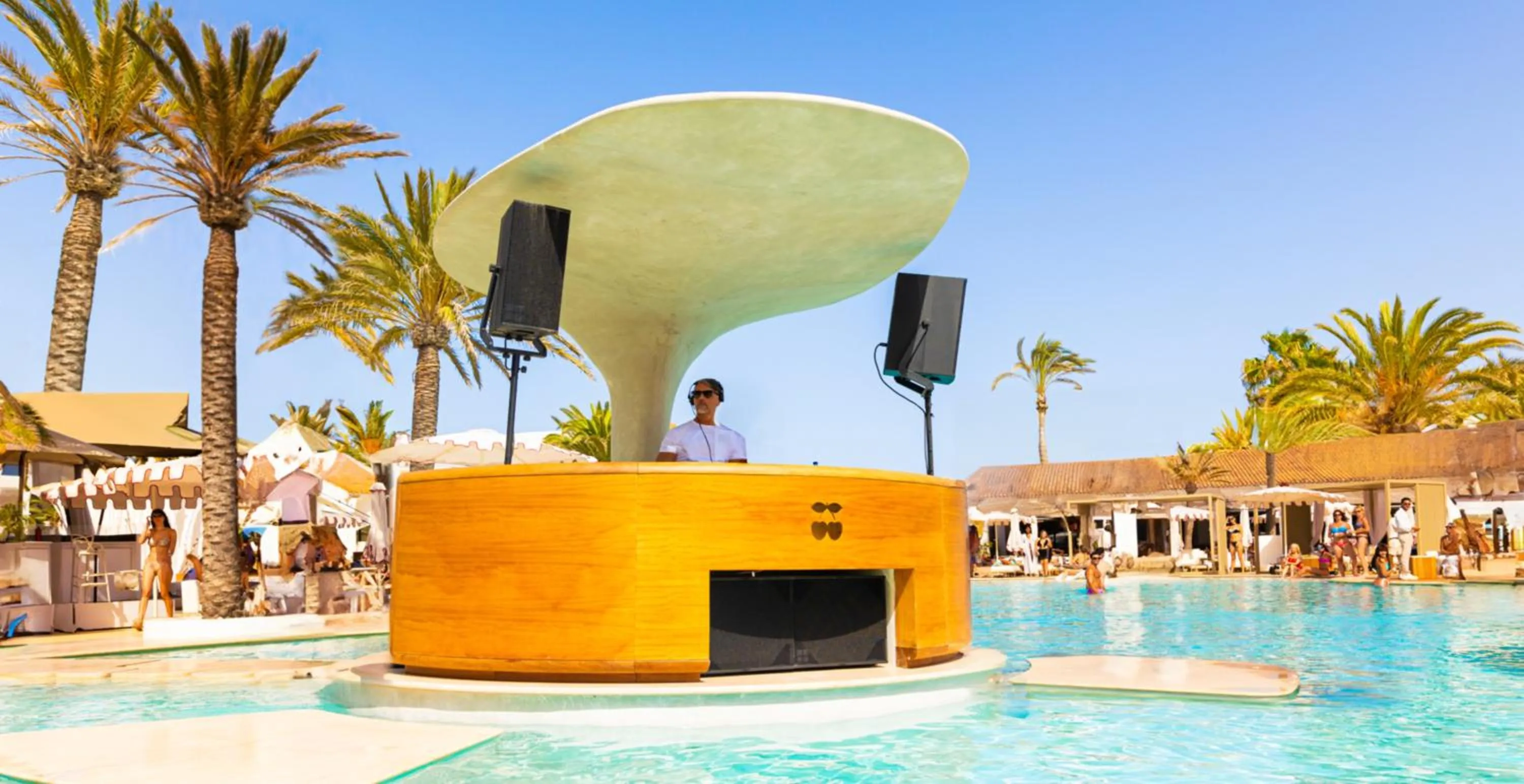 Nightclub / DJ in Destino Five Ibiza - 5-Star Grand Luxe Resort