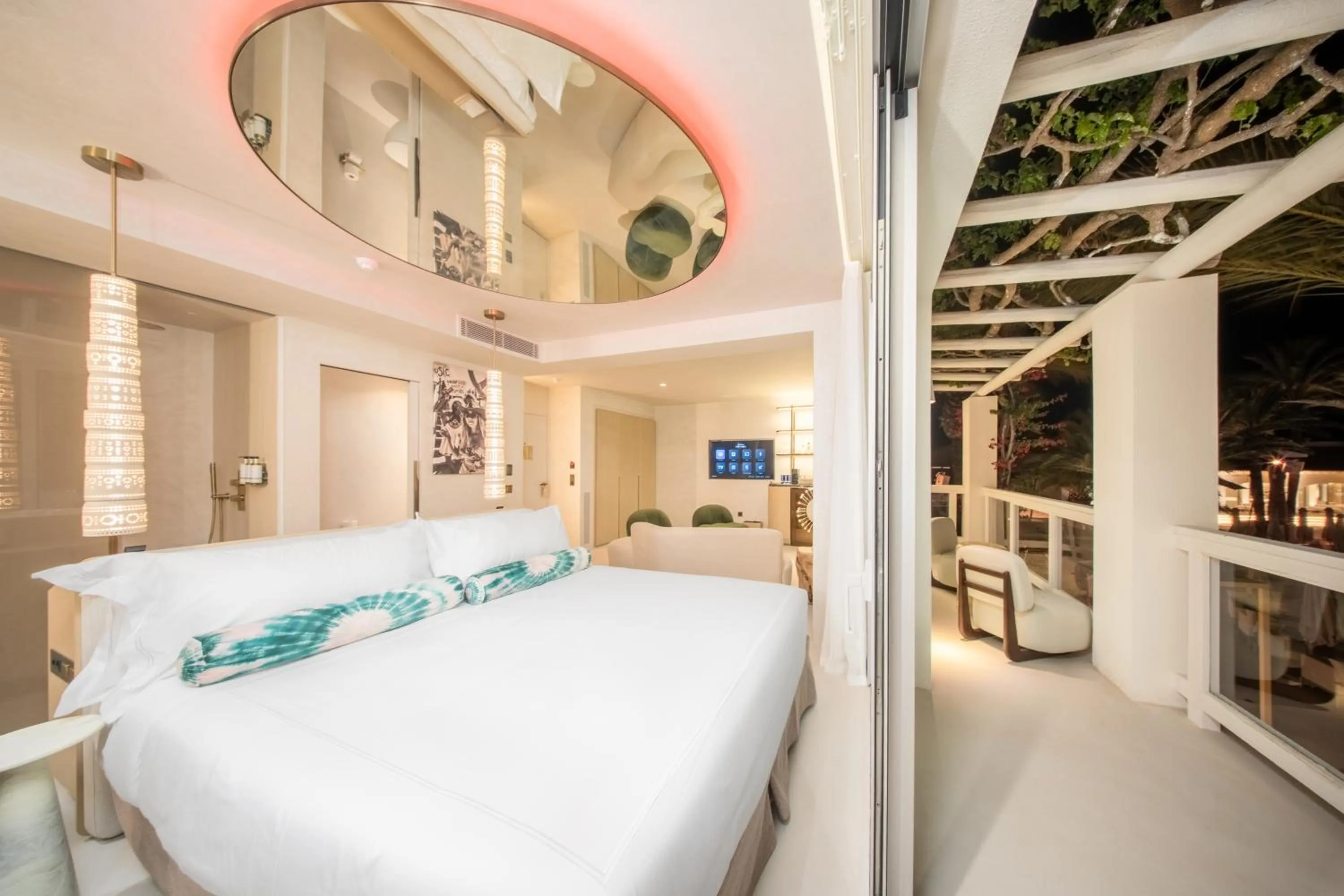 Bed in Destino Five Ibiza - 5-Star Grand Luxe Resort