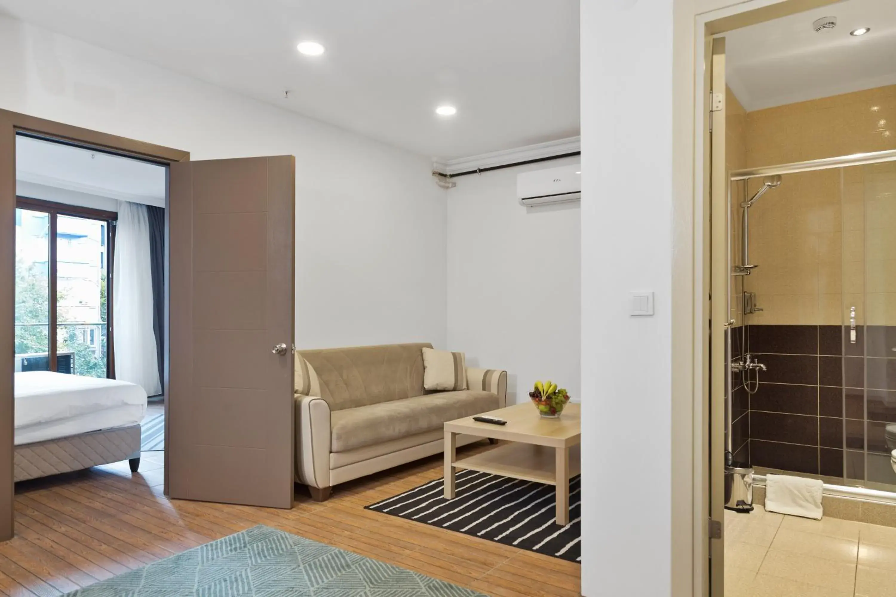 Two-Bedroom Apartment in Modern Suites Two-Bedroom Apartment in Modern Suites