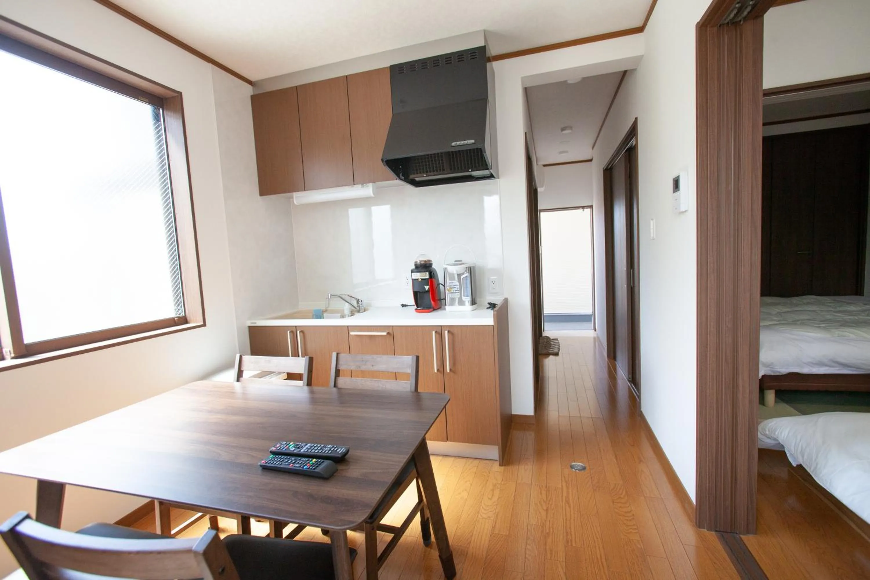 Dining area, Bed in Thanyaporn Hotel