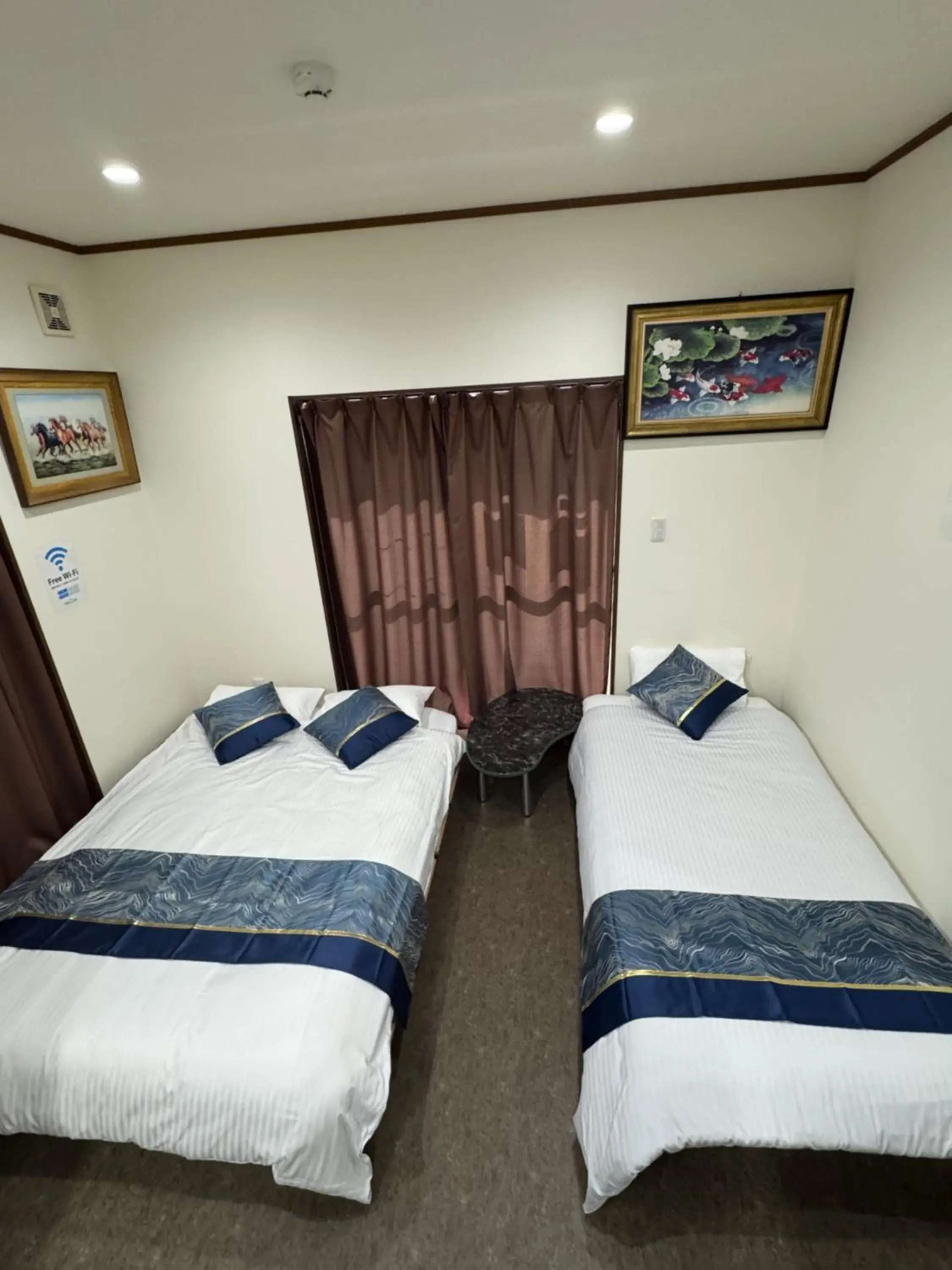 Family Room with Shower in Thanyaporn Hotel Family Room with Shower in Thanyaporn Hotel