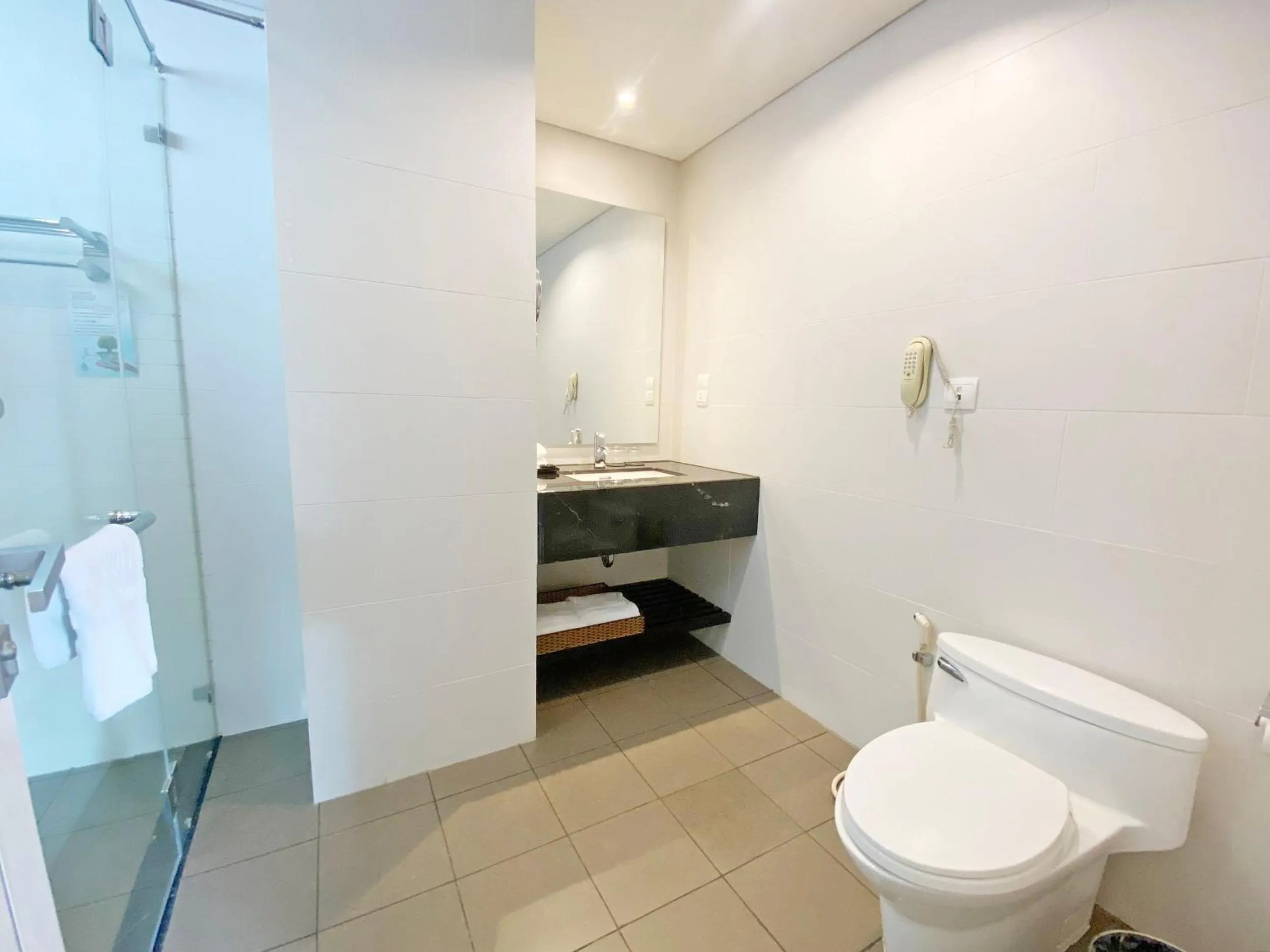 Shower in My Way Hotel & Residence Ha Noi