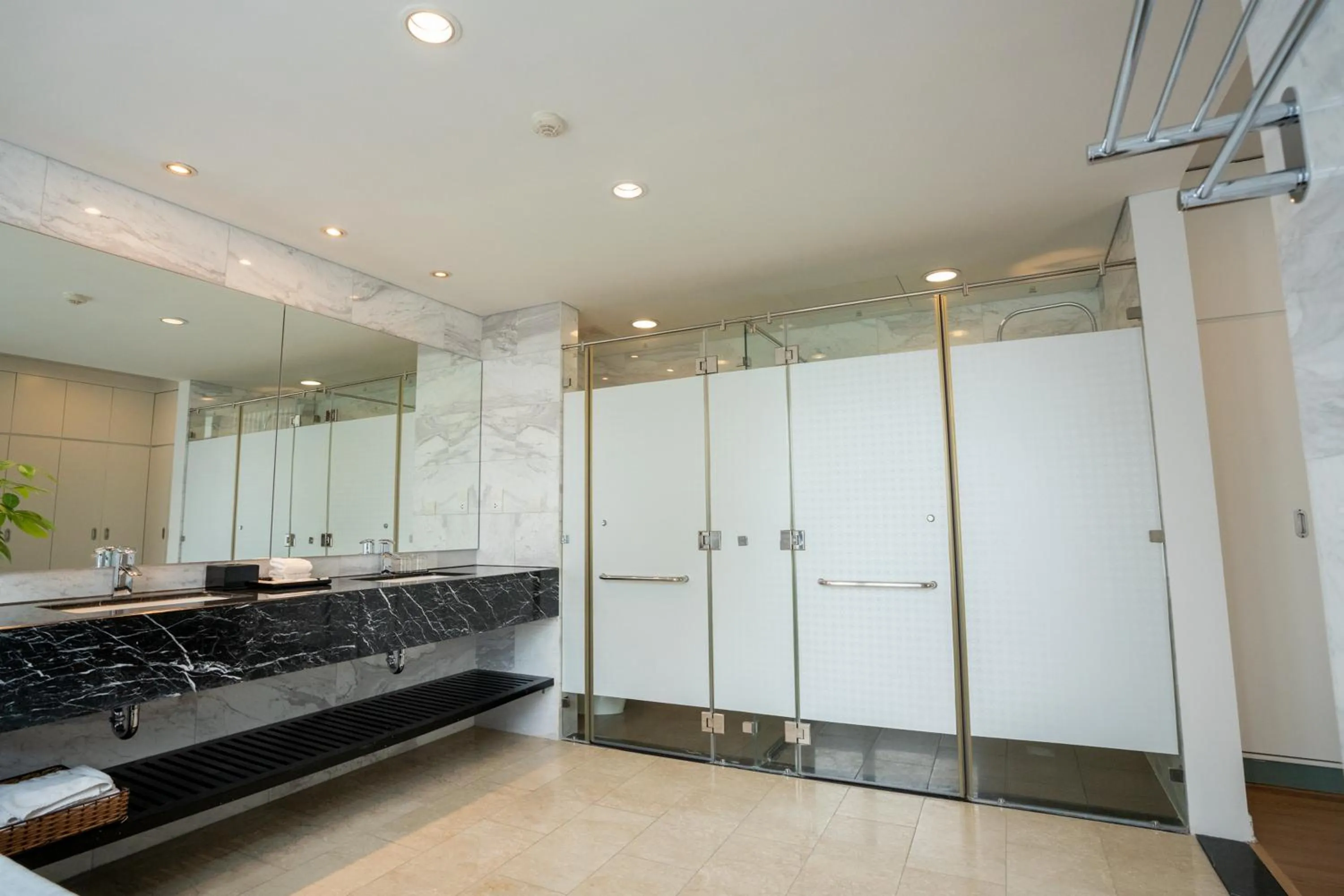 Shower in My Way Hotel & Residence Ha Noi