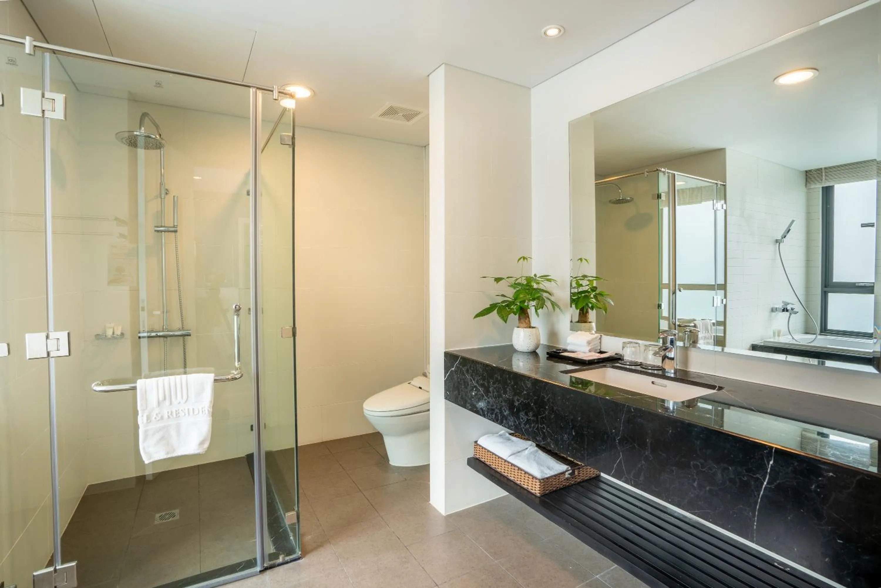 Shower in My Way Hotel & Residence Ha Noi