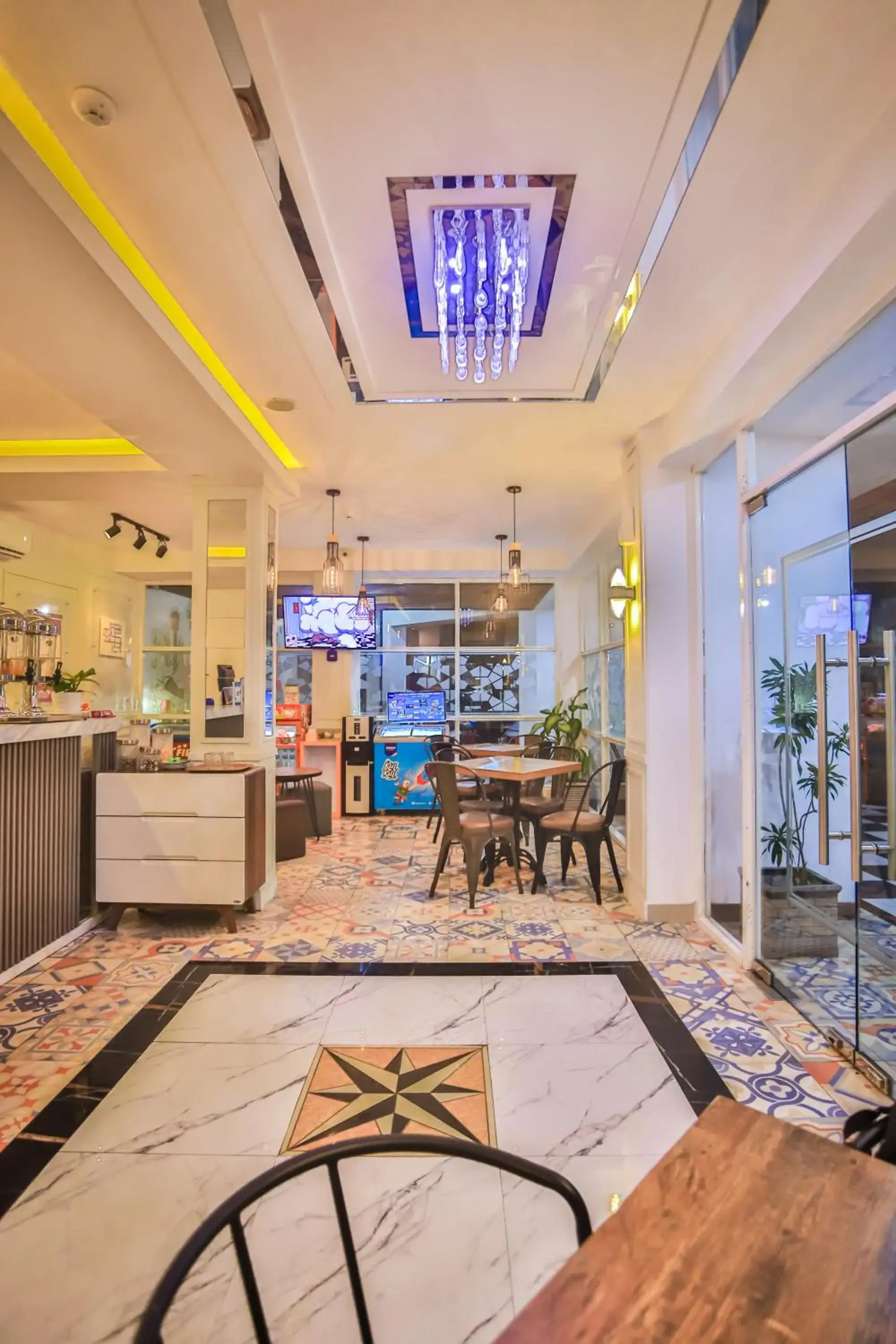 Front One Budget Hotel Slamet Riyadi Solo Front One Budget Hotel Slamet Riyadi Solo