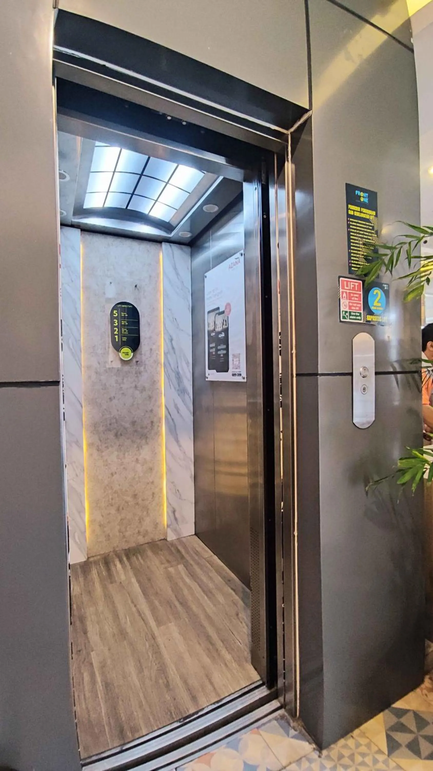 Front One Budget Hotel Slamet Riyadi Solo