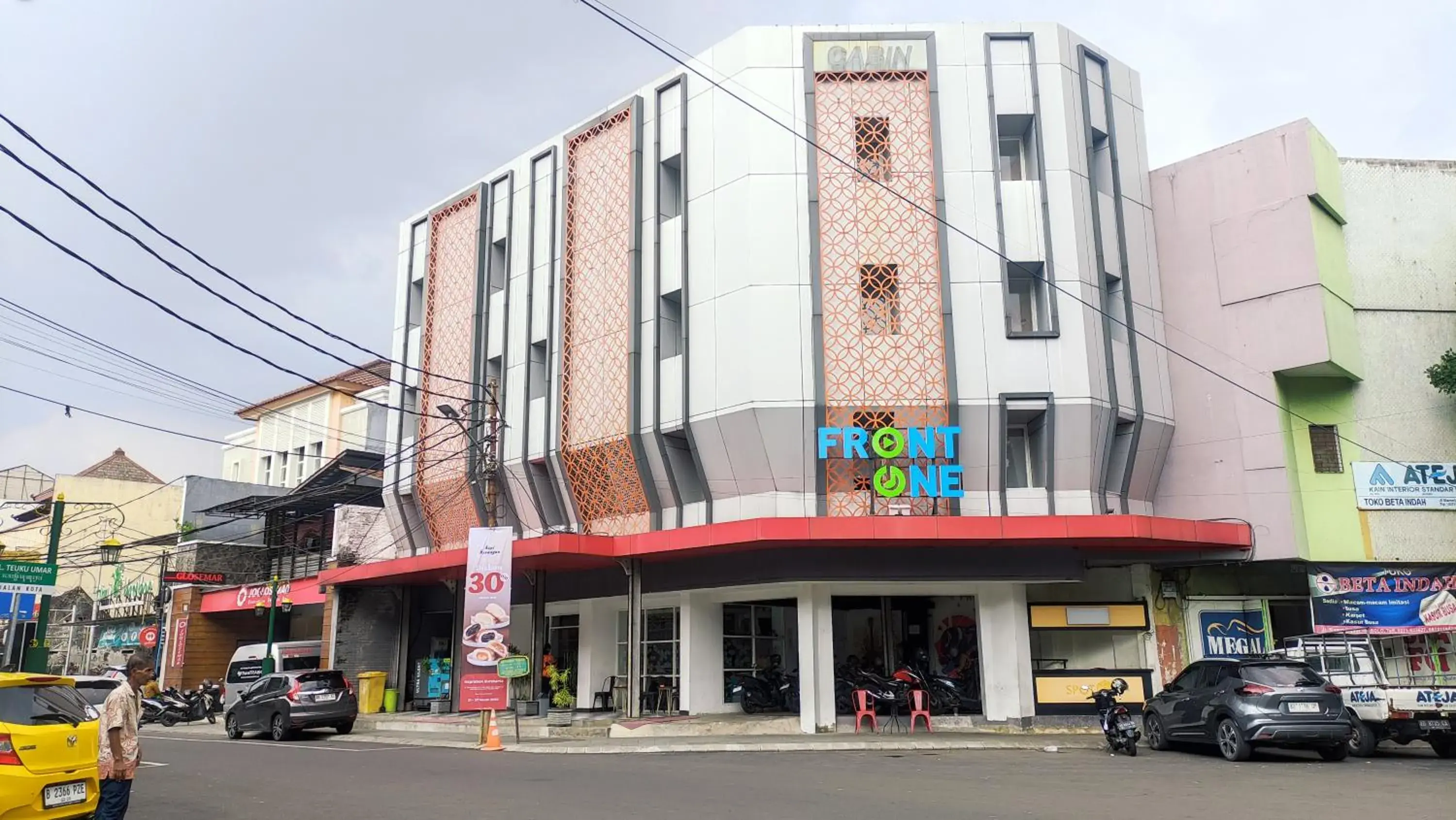 Front One Budget Hotel Slamet Riyadi Solo Front One Budget Hotel Slamet Riyadi Solo