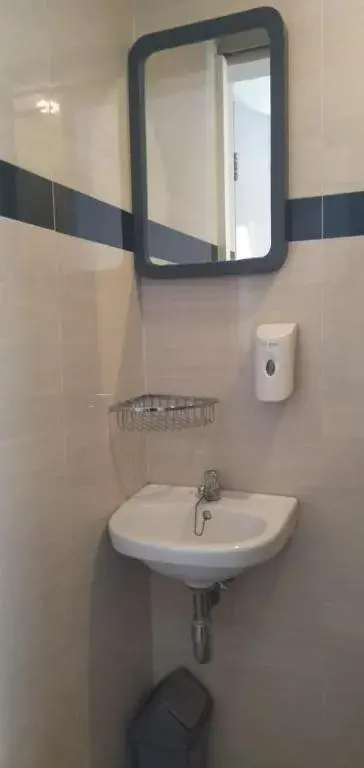 Front One Budget Hotel Slamet Riyadi Solo Front One Budget Hotel Slamet Riyadi Solo