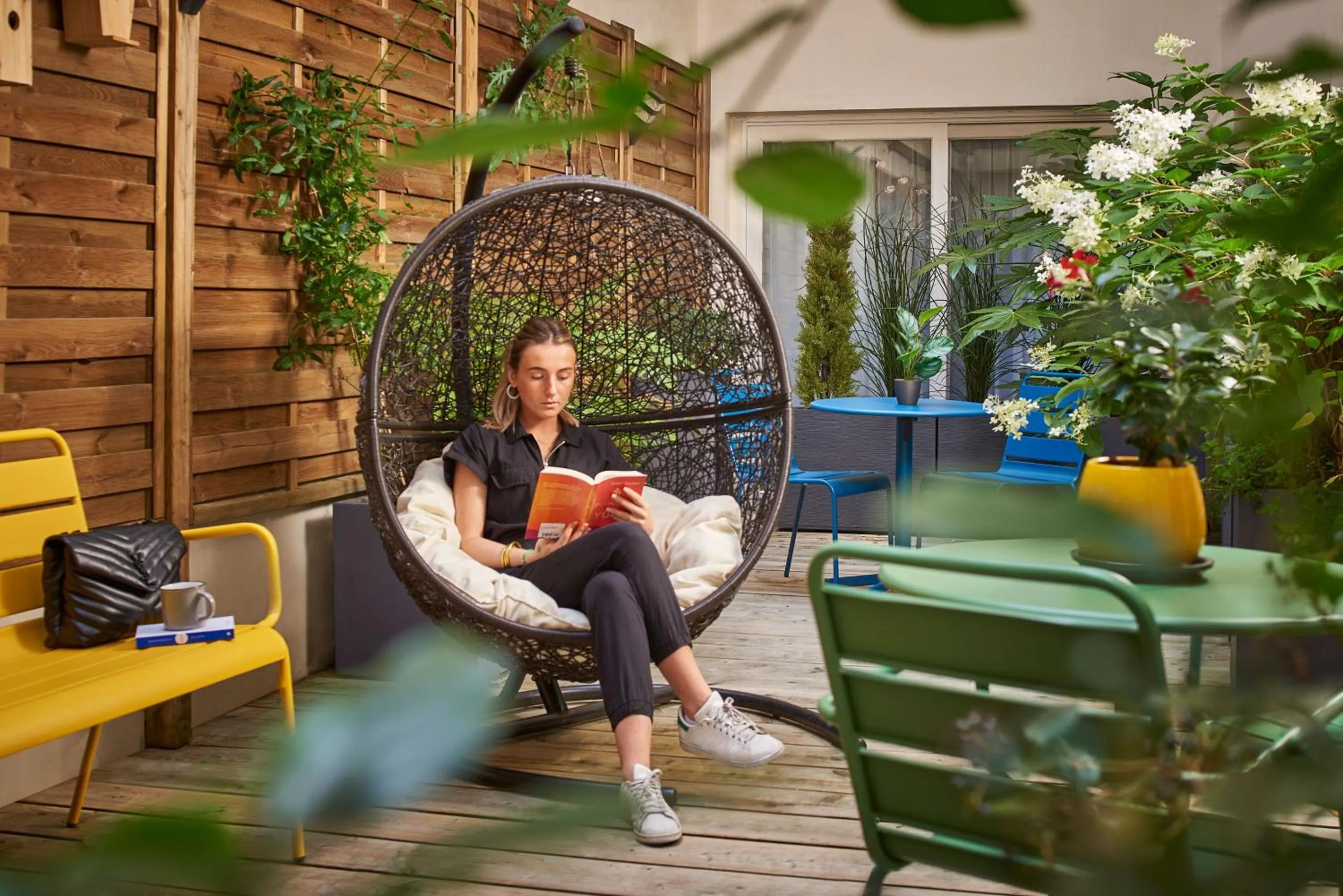 Patio in Hotel Magenta 38 by Happyculture