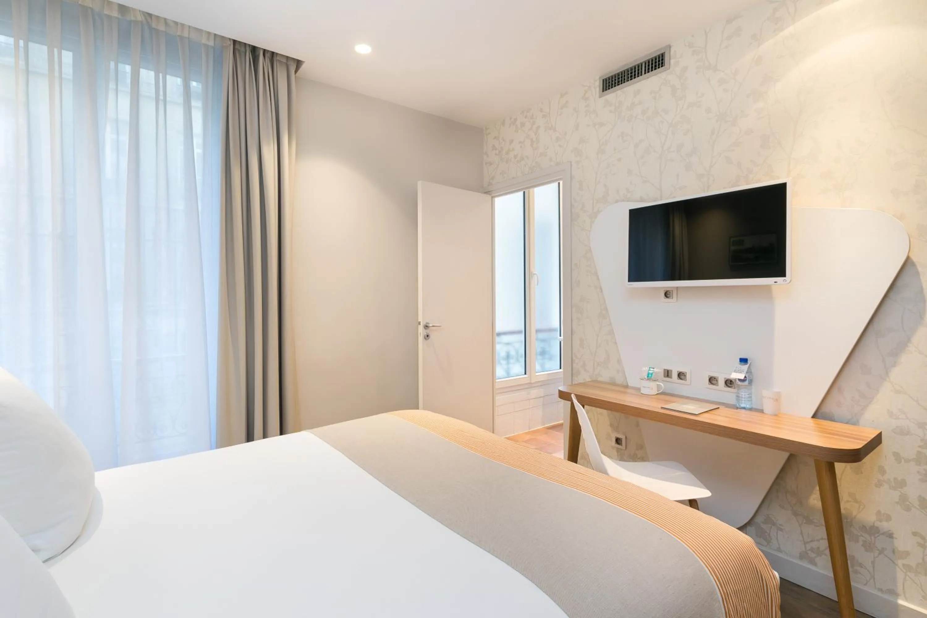 Bed in Hotel Magenta 38 by Happyculture