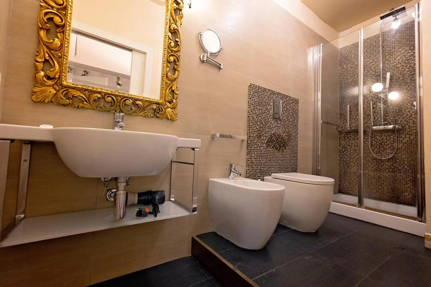 Shower in Casa Bella Pantheon