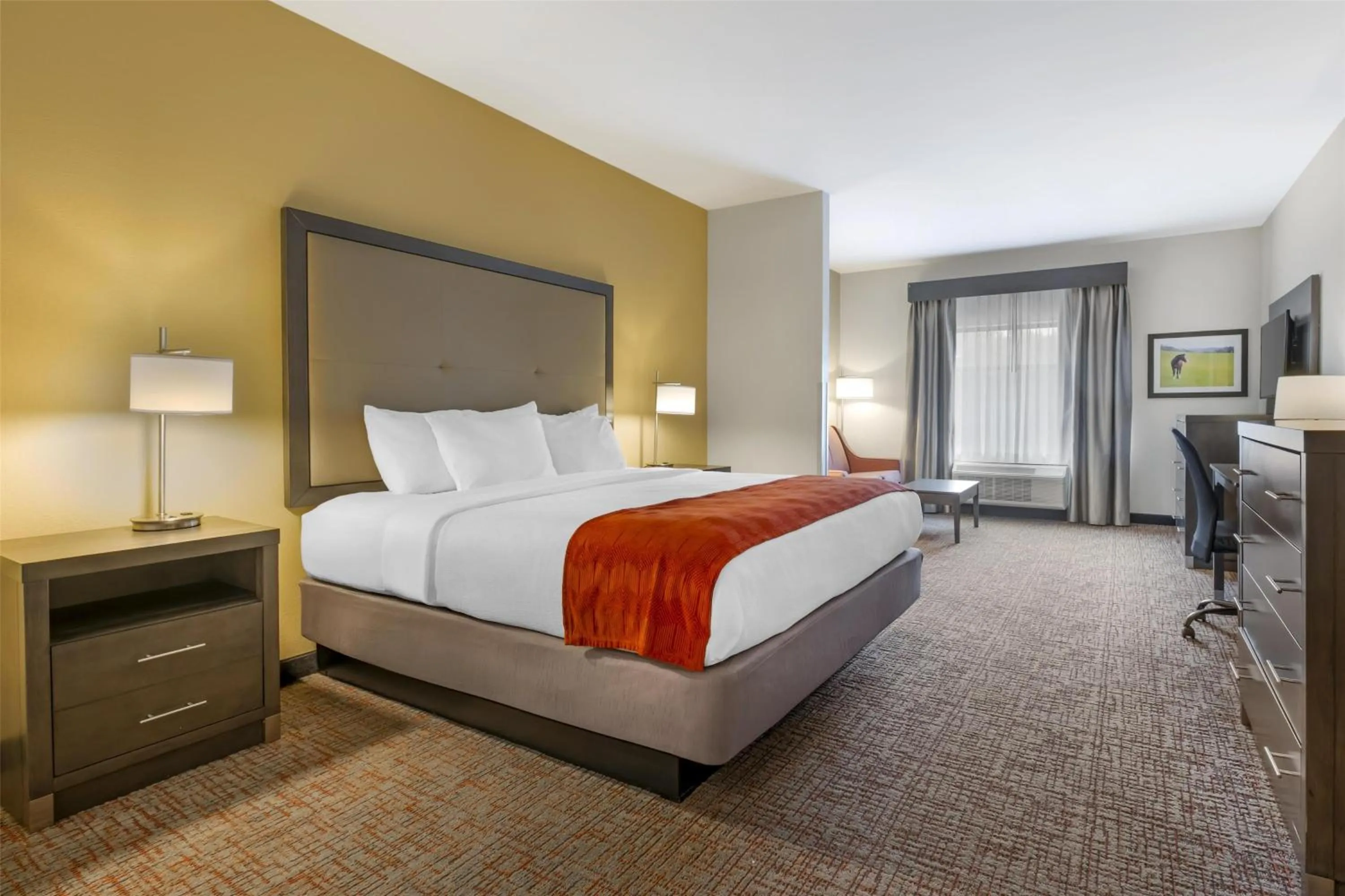 Bedroom, Bed in Best Western Plus Elizabethtown Inn & Suites