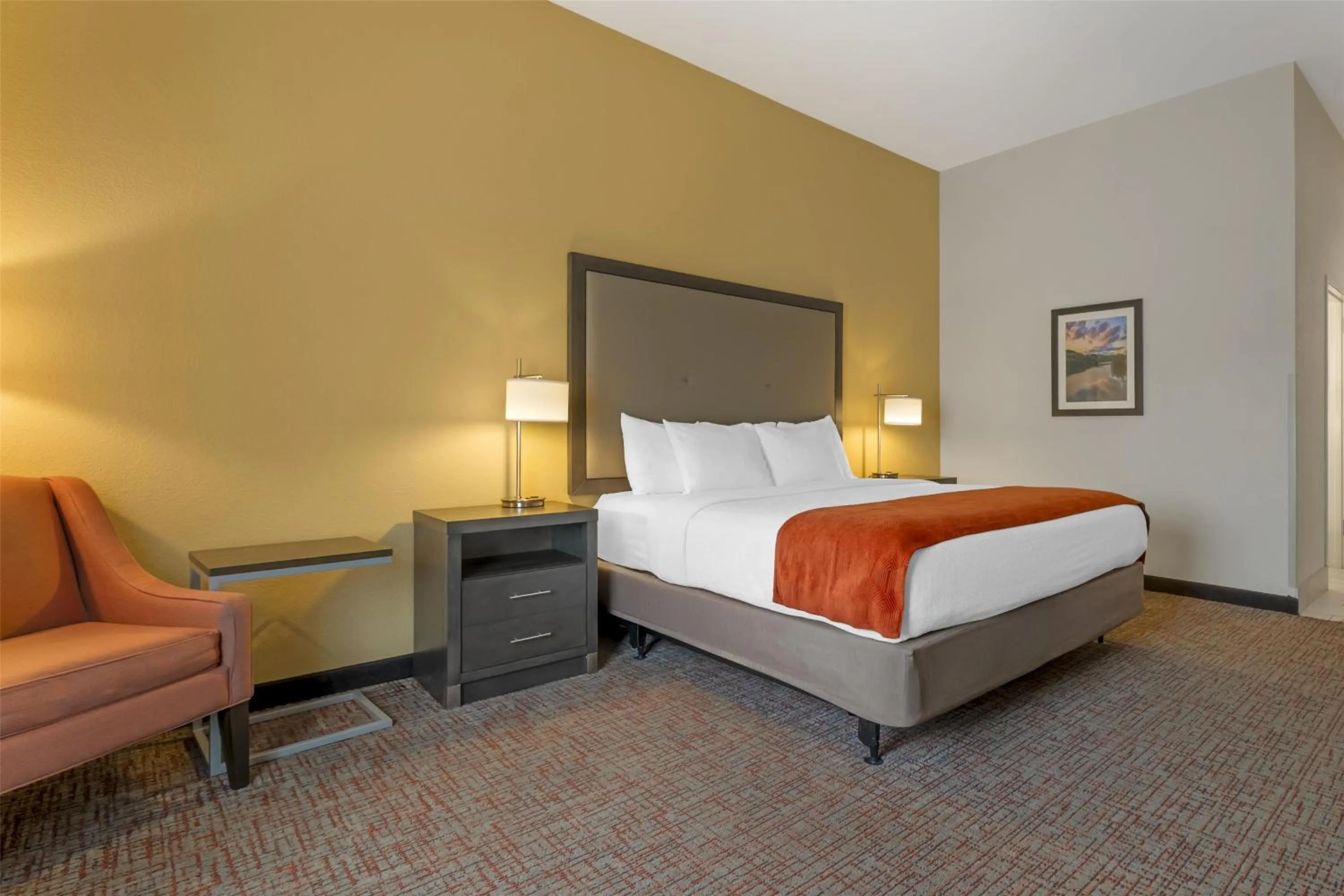 Bedroom, Bed in Best Western Plus Elizabethtown Inn & Suites