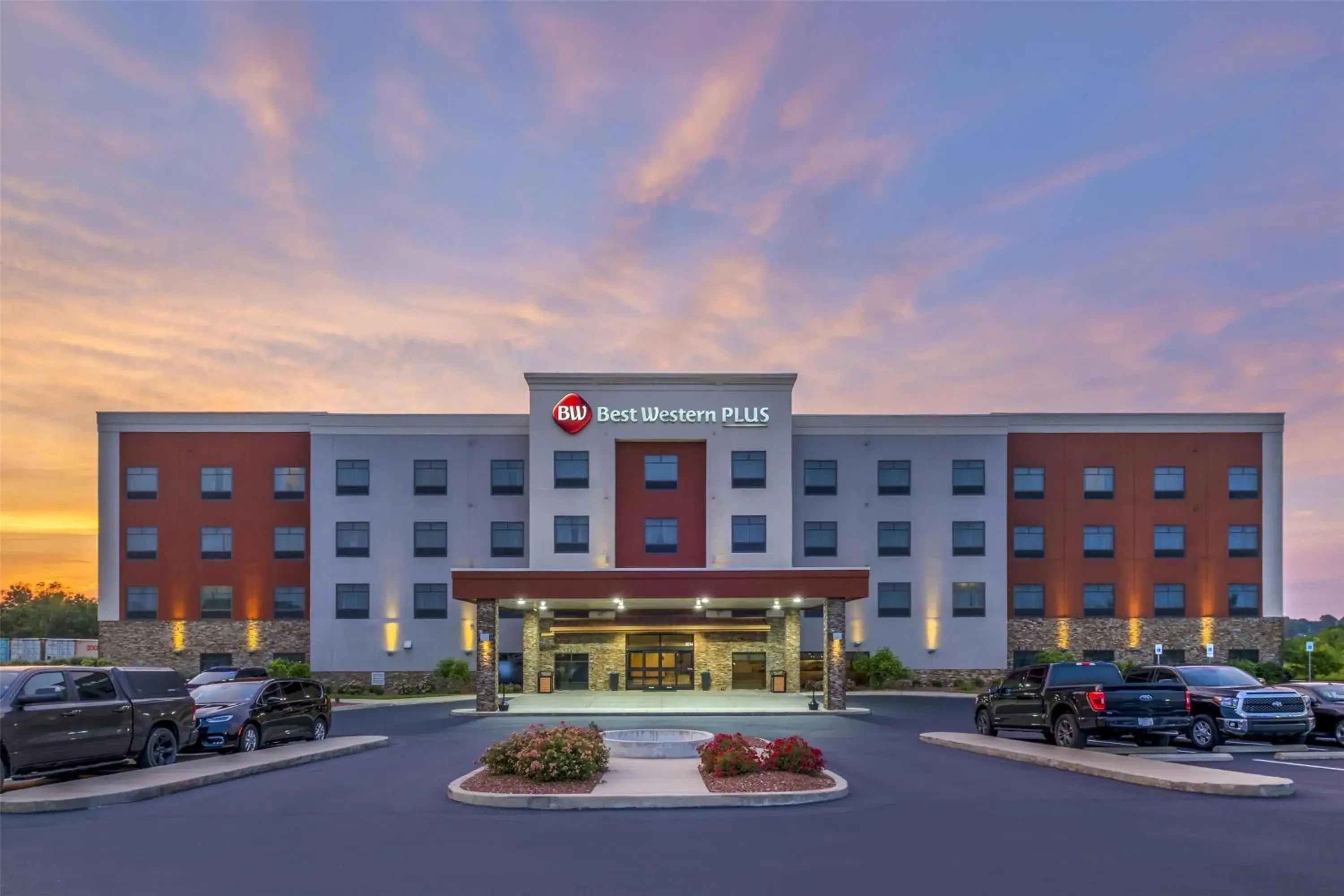 Property building in Best Western Plus Elizabethtown Inn & Suites Property building in Best Western Plus Elizabethtown Inn & Suites
