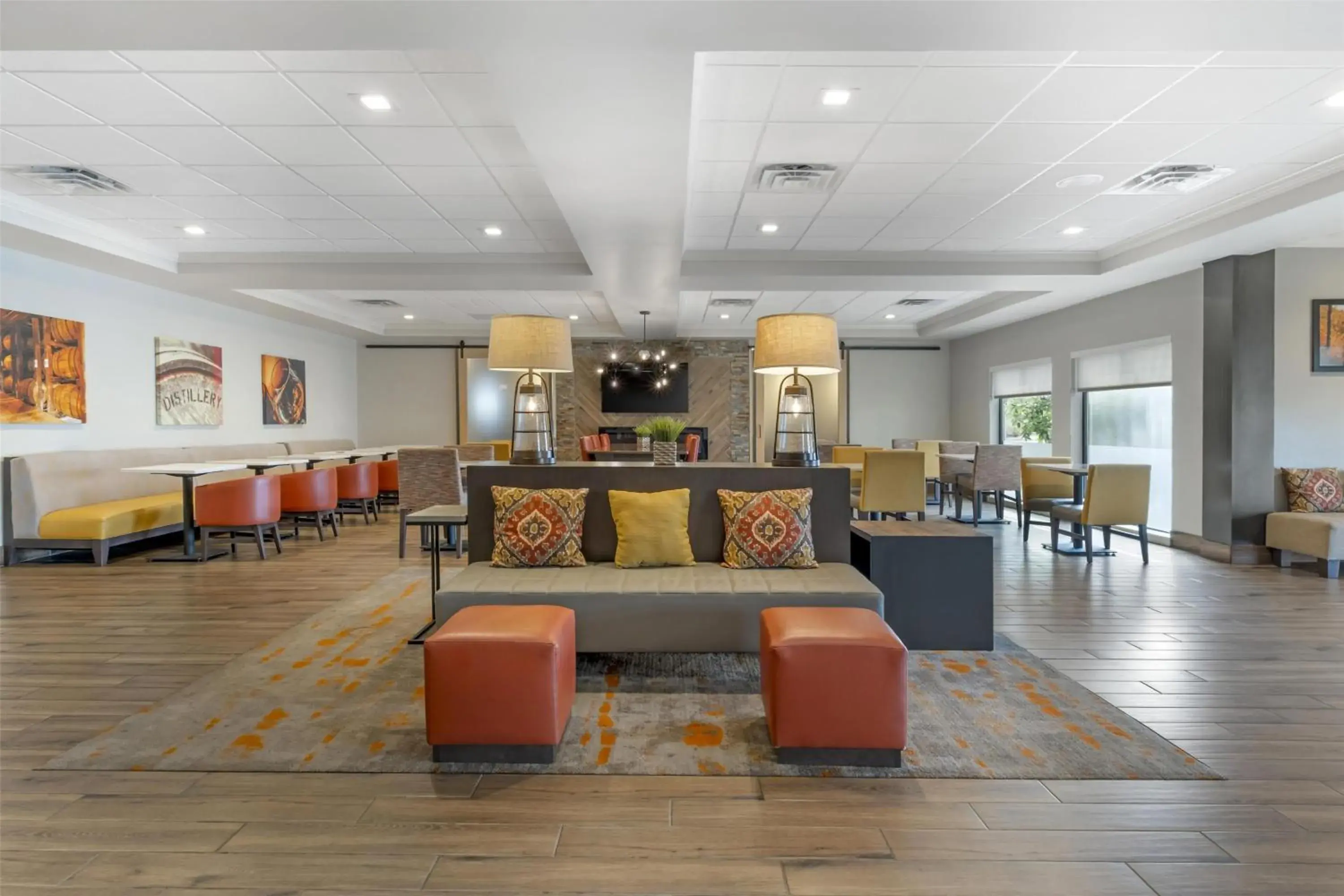 Breakfast in Best Western Plus Elizabethtown Inn & Suites Breakfast in Best Western Plus Elizabethtown Inn & Suites