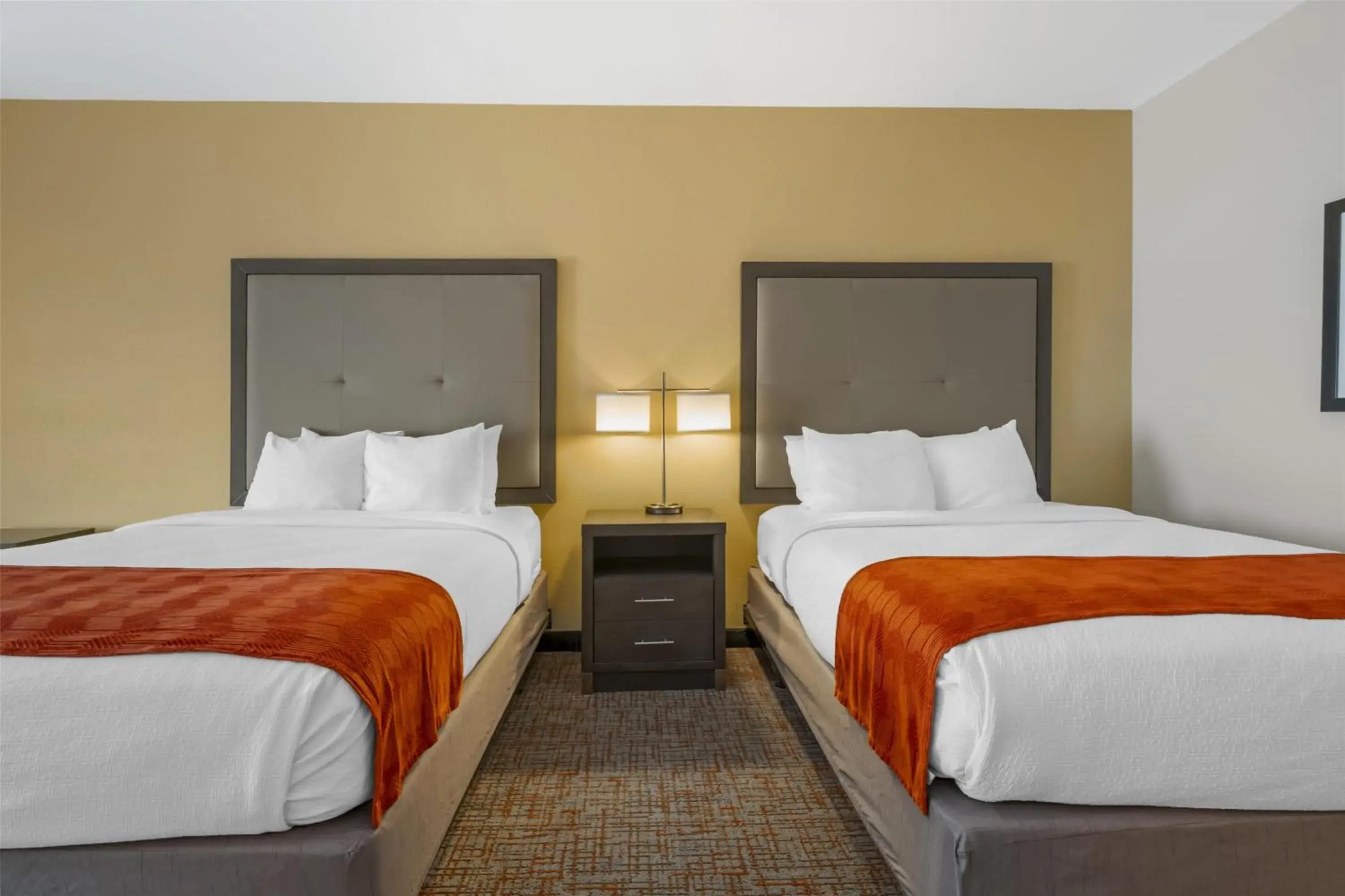 Queen Room with Two Queen Beds and Bath Tub - Disability Access in Best Western Plus Elizabethtown Inn & Suites Queen Room with Two Queen Beds and Bath Tub - Disability Access in Best Western Plus Elizabethtown Inn & Suites