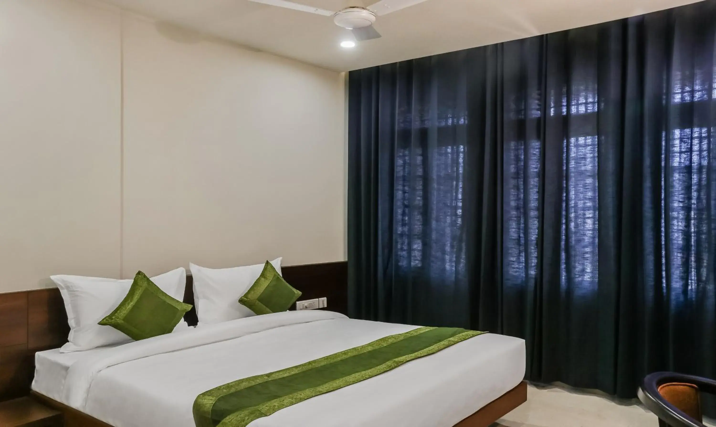 Standard Double or Twin Room - single occupancy in Treebo Casino Standard Double or Twin Room - single occupancy in Treebo Casino