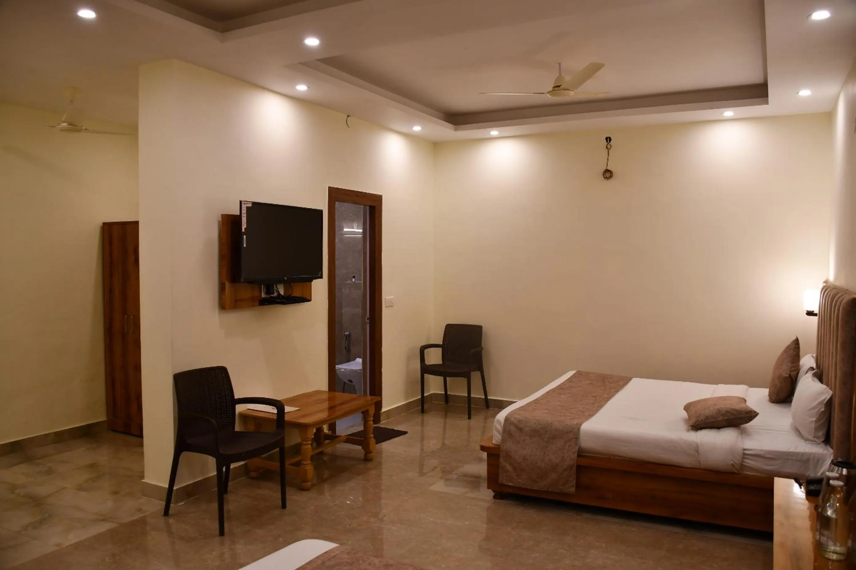 Bed in Shivansh Inn Resort