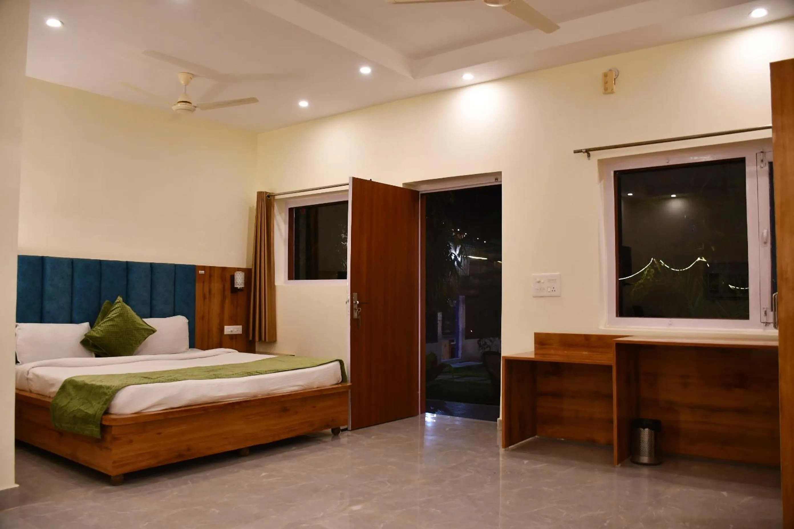 Bed in Shivansh Inn Resort