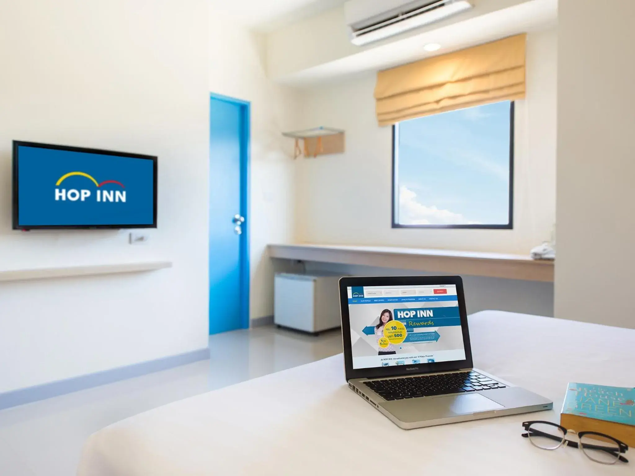 Bedroom, Bed in HOP INN Khon Kaen Mittraphap Road Bedroom, Bed in HOP INN Khon Kaen Mittraphap Road