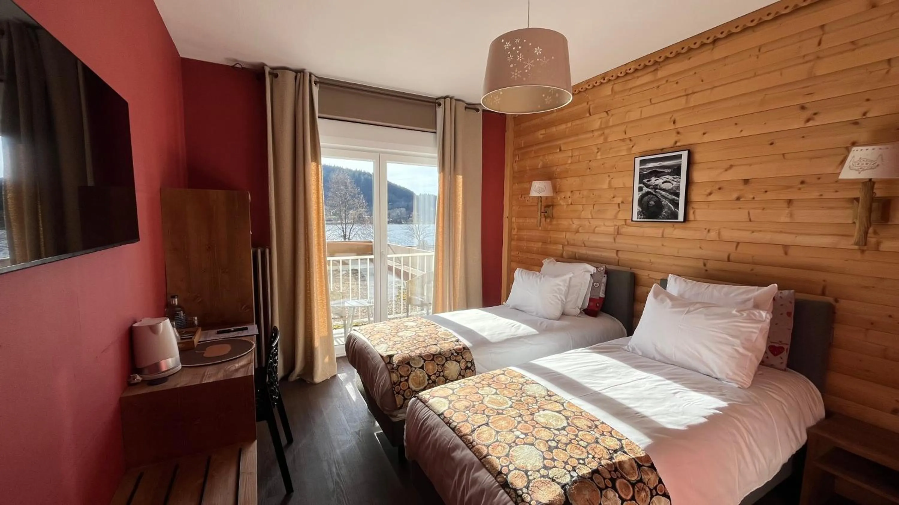 Bed in Annexe by Hôtel La Réserve