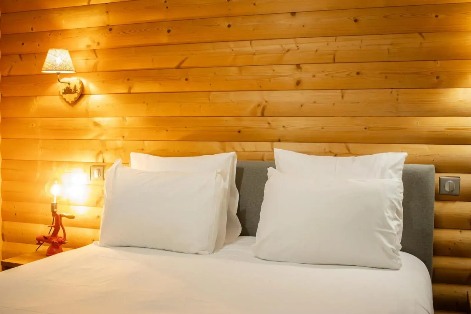 Bed in Annexe by Hôtel La Réserve Bed in Annexe by Hôtel La Réserve