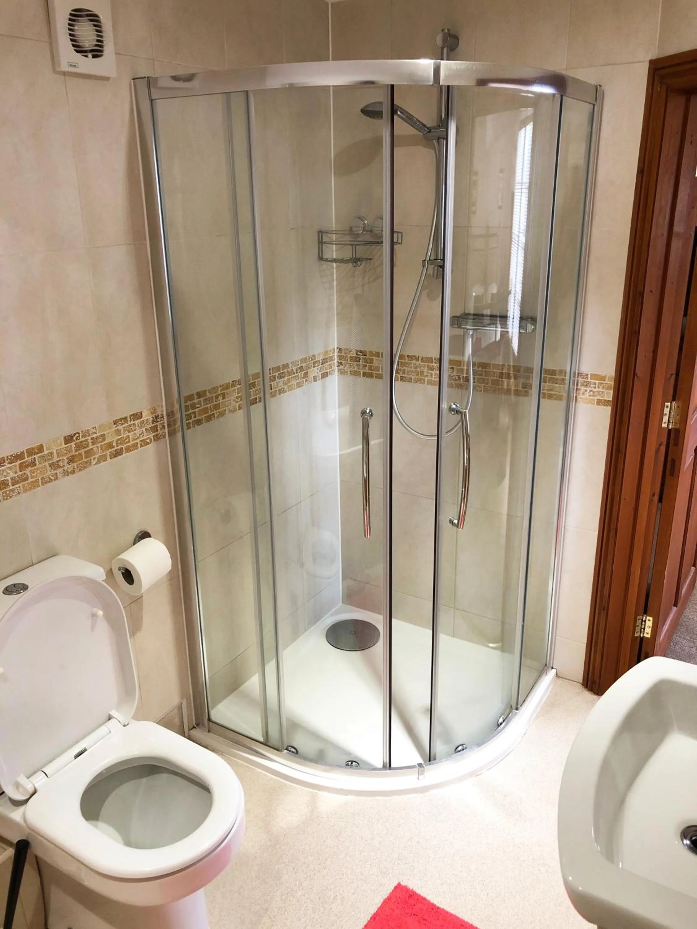 Shower in The Old Mill Bed and Breakfast