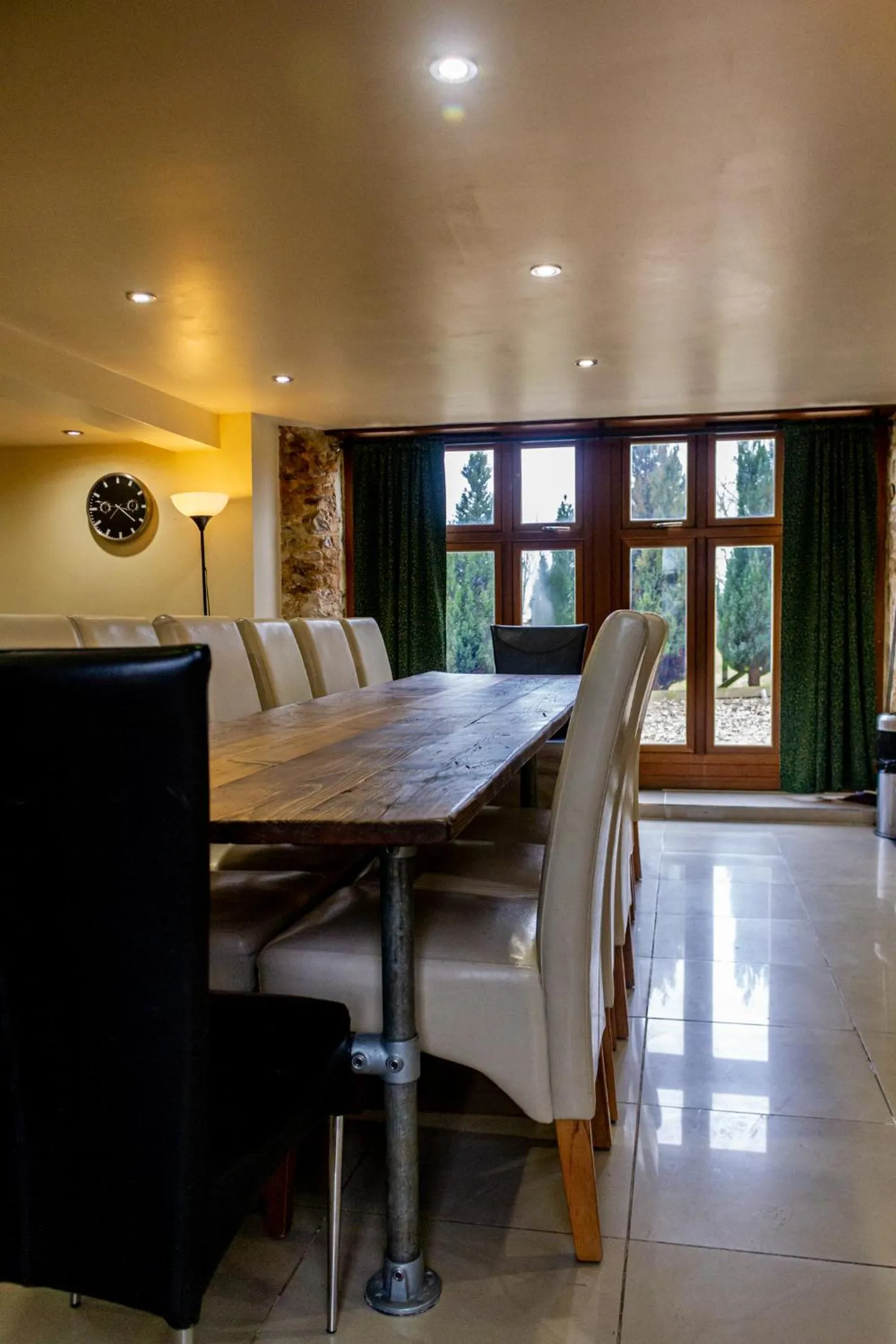 Dining area in Hills Farm Stays