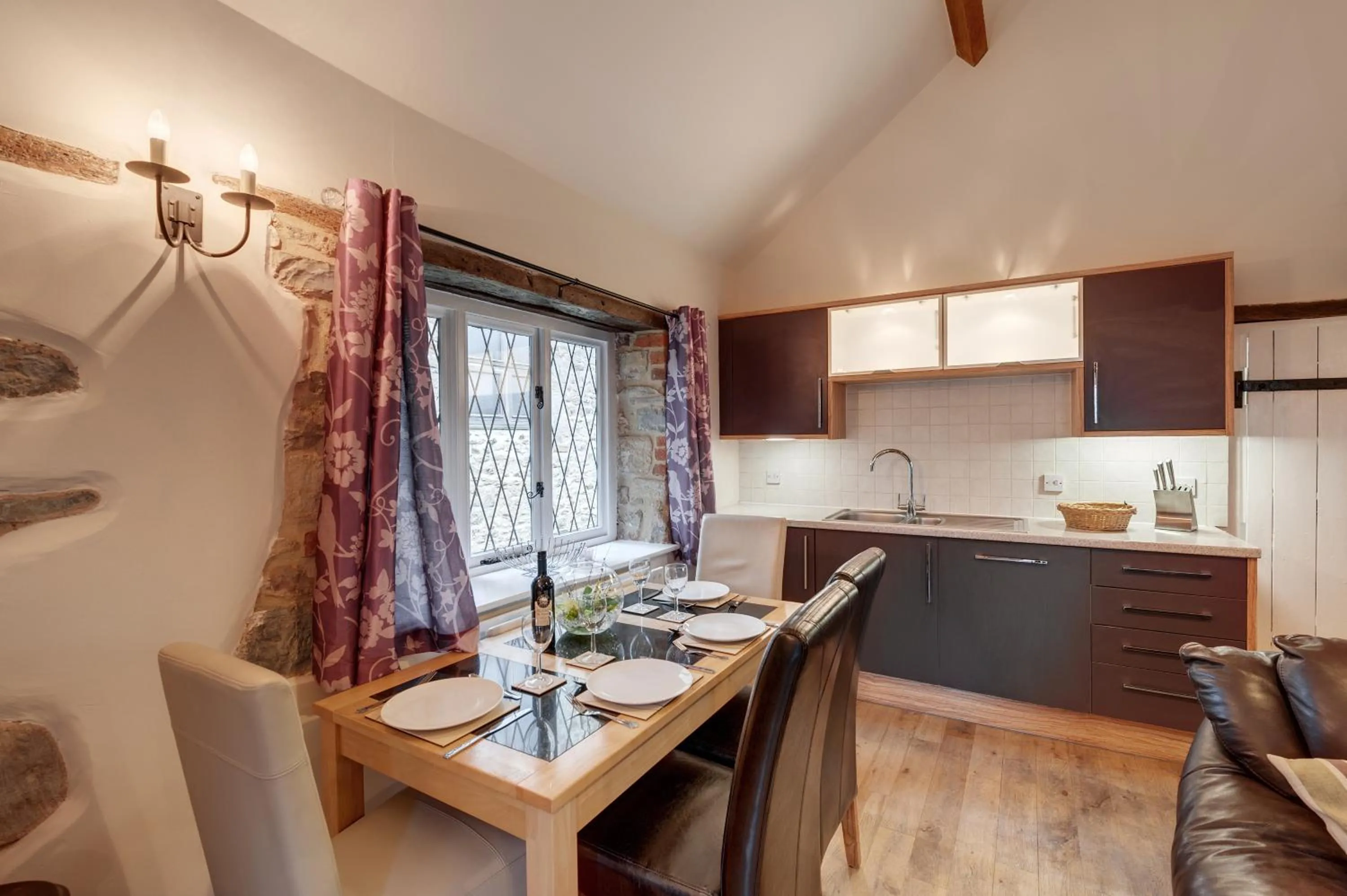 Dining area in Hills Farm Stays