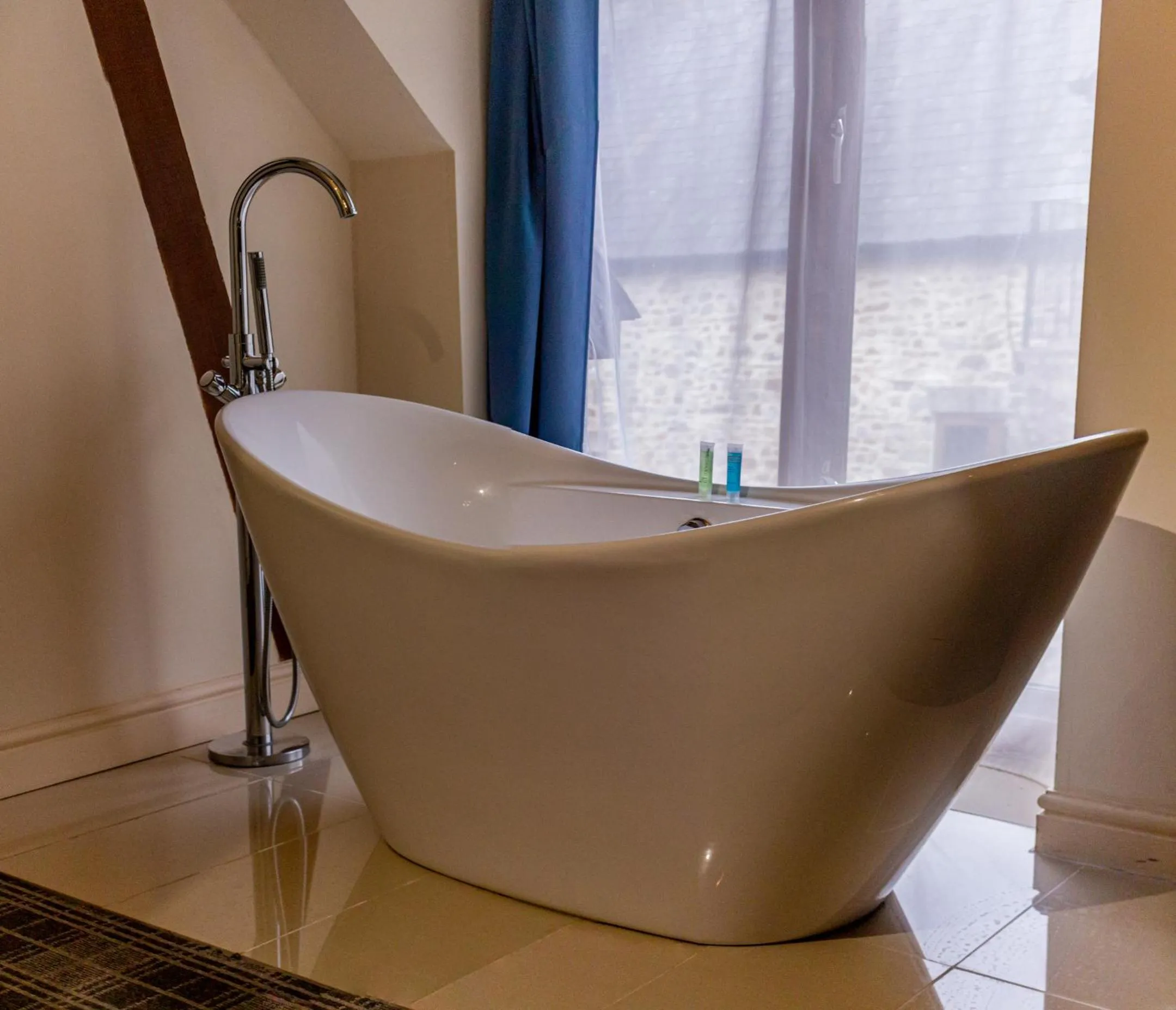 Bath in Hills Farm Stays