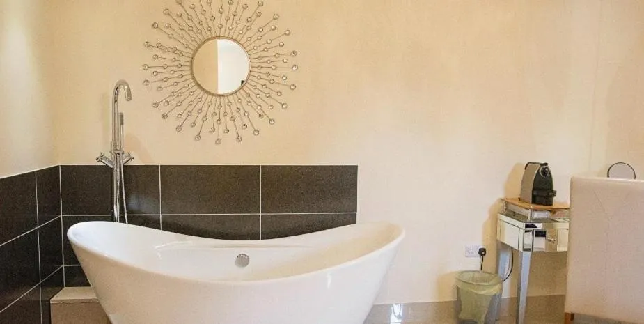 Bath in Hills Farm Stays